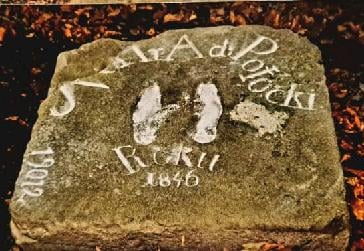 Napisy posypane mąką (fot. PIOTR TOMA)