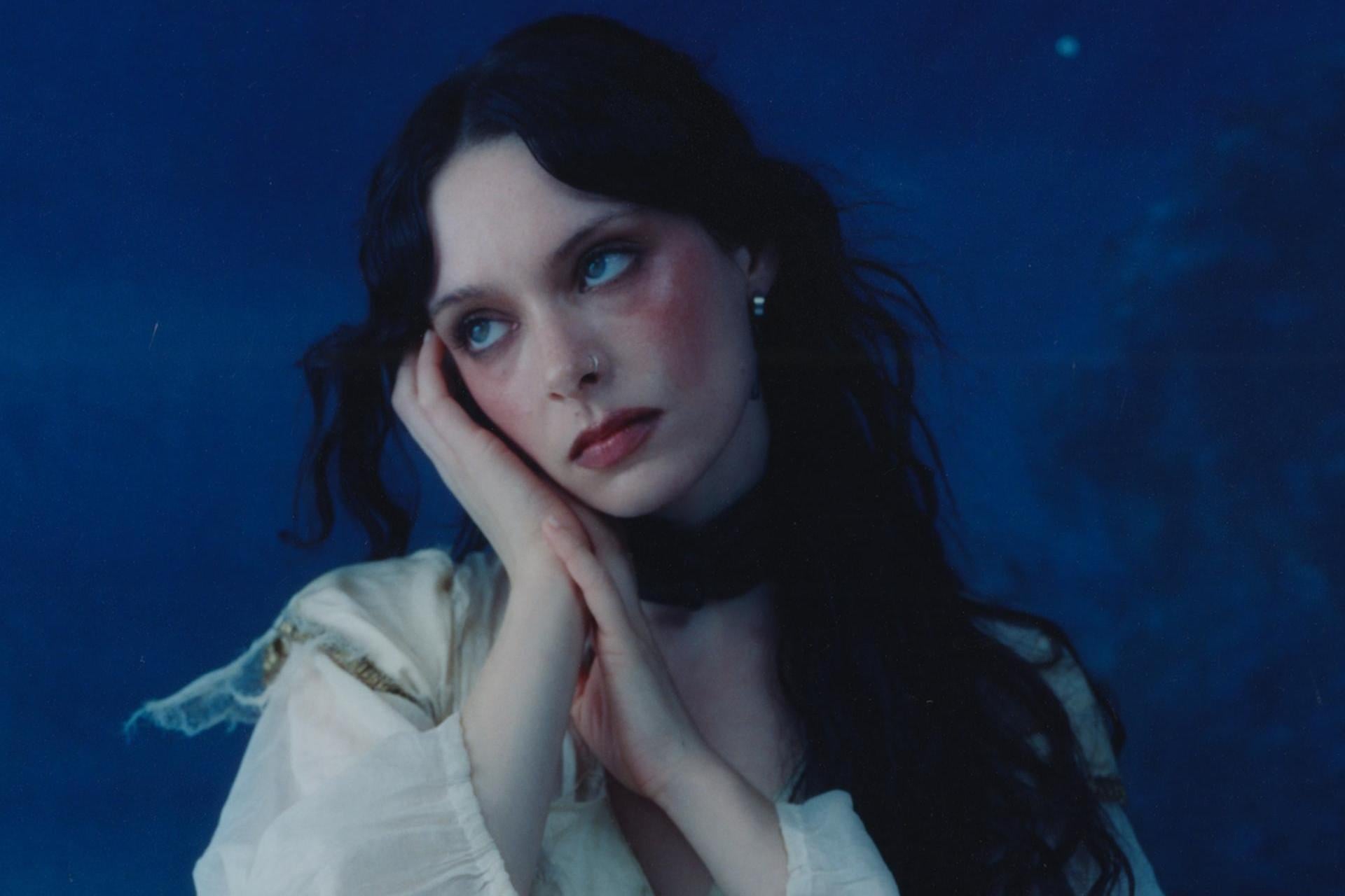 Holly Humberstone - Cruel World