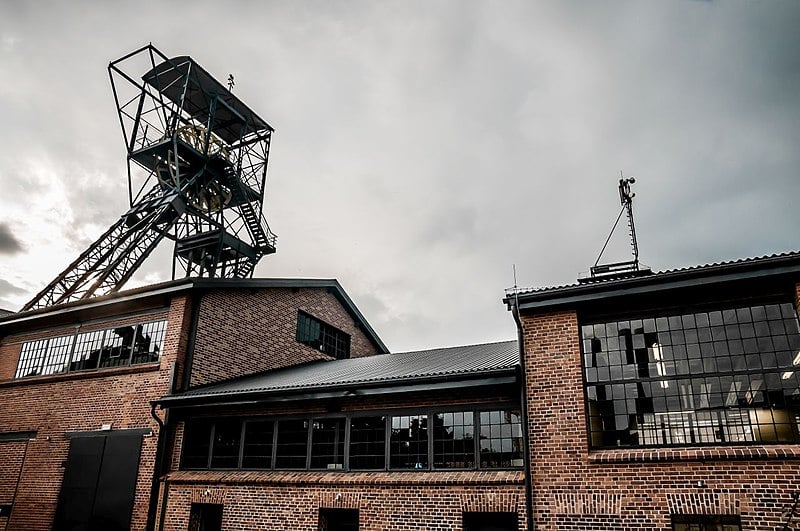   Zabrze Kompleks Sztolnia Królowa Luiza – cześć naziemna wraz z szybem Carnall, 2015 (fot. MuzeumGórnictwa/Wikipedia) 