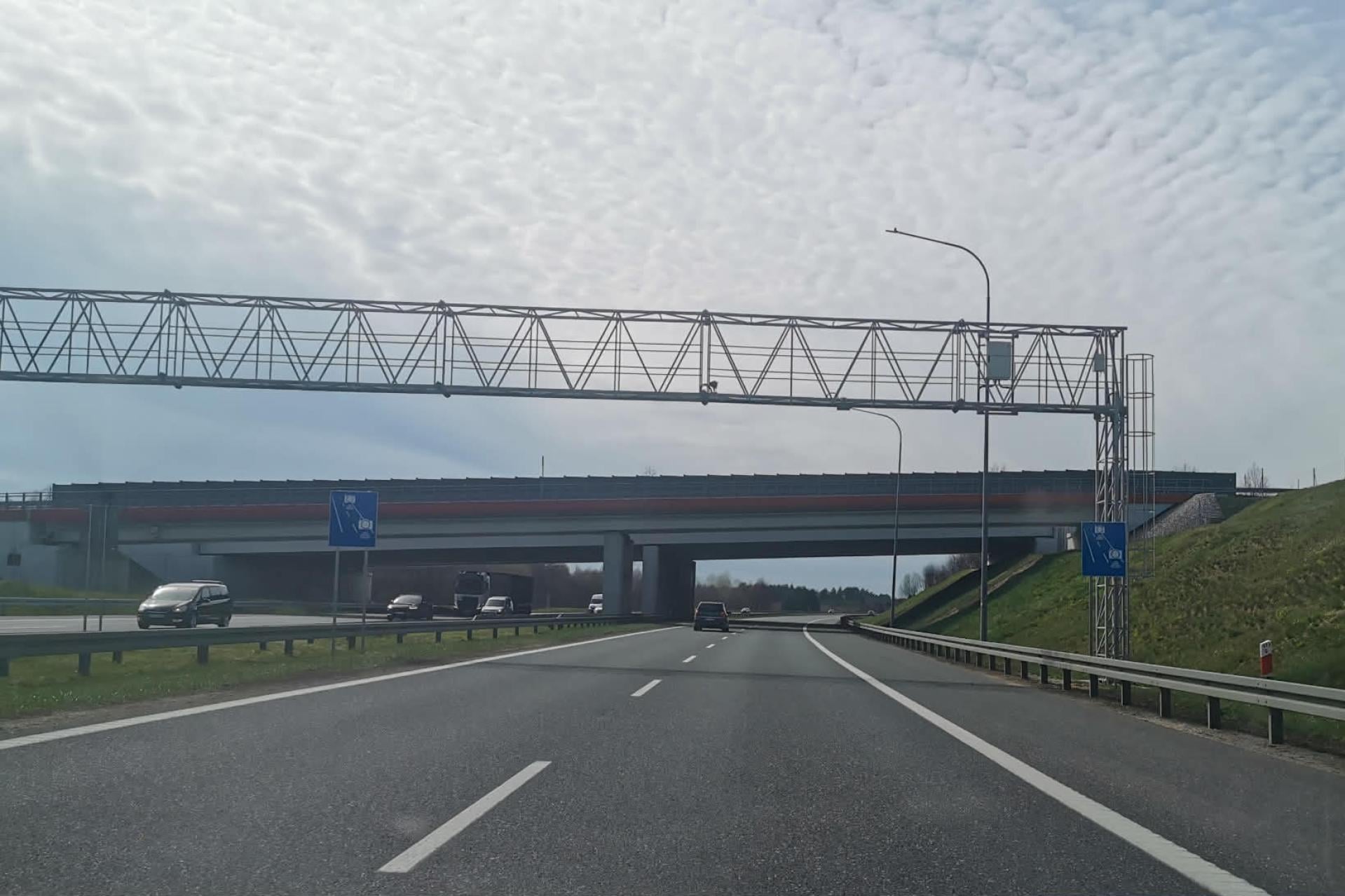 Odcinkowy pomiar prędkości pod Tarnowem jest gotowy, ale jeszcze nie działa