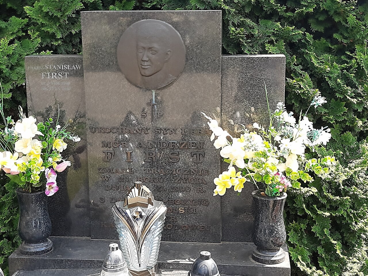 Grób Andrzeja Firsta na Cmentarzu na Prądniku Czerwonym. Fot. Wikipedia 