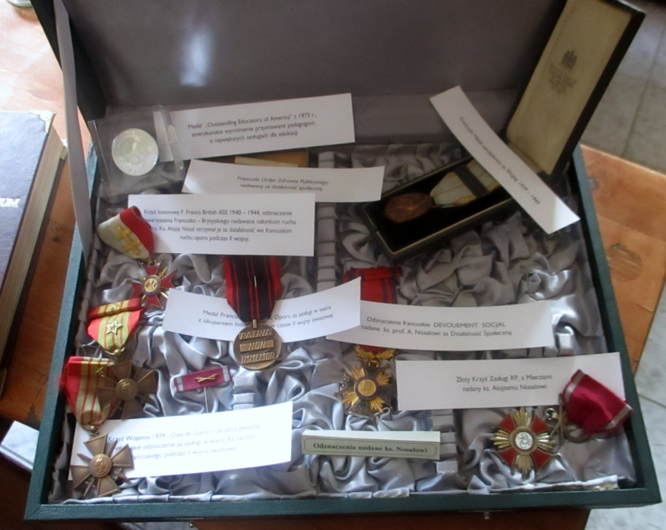 Odznaczenia ks. prof. A.Nosala