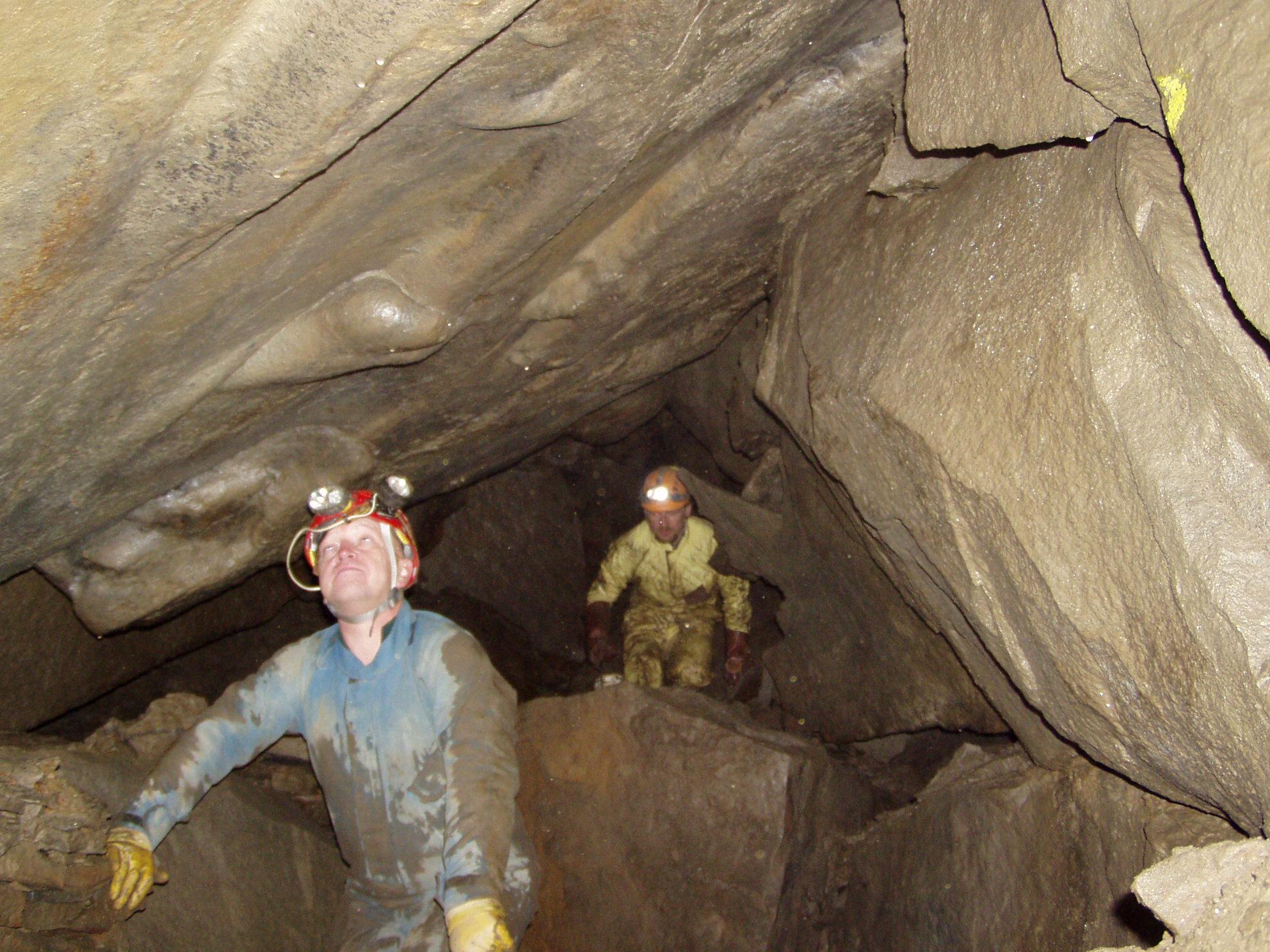  Jaskinia Miecharska w masywie Malinowa w Beskidzie Śląskim (fot. Jan Urban)