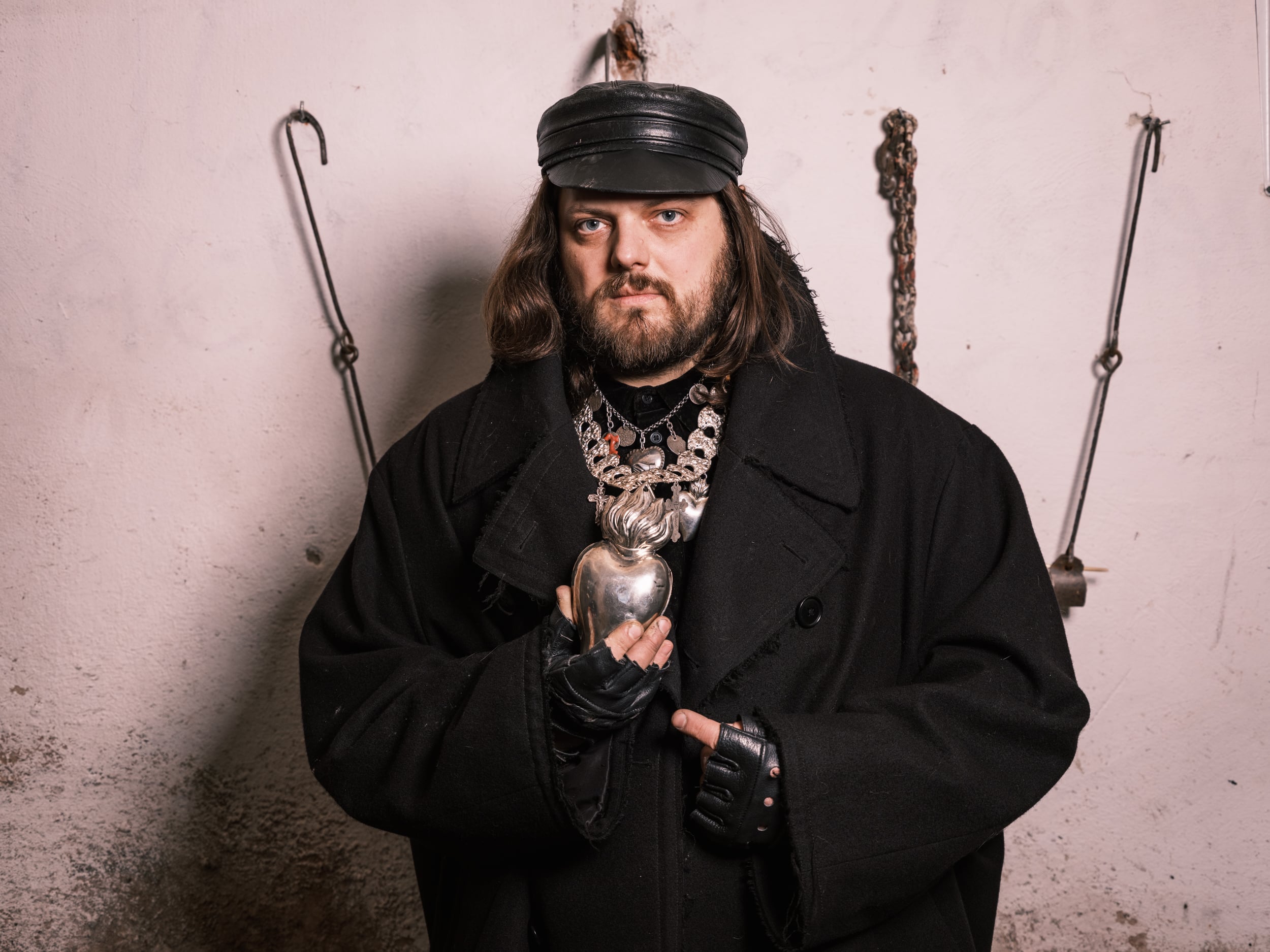 Mateusz Okoński w sesji zdjęciowej wykonanej przez Yehora Lemzyakoffa