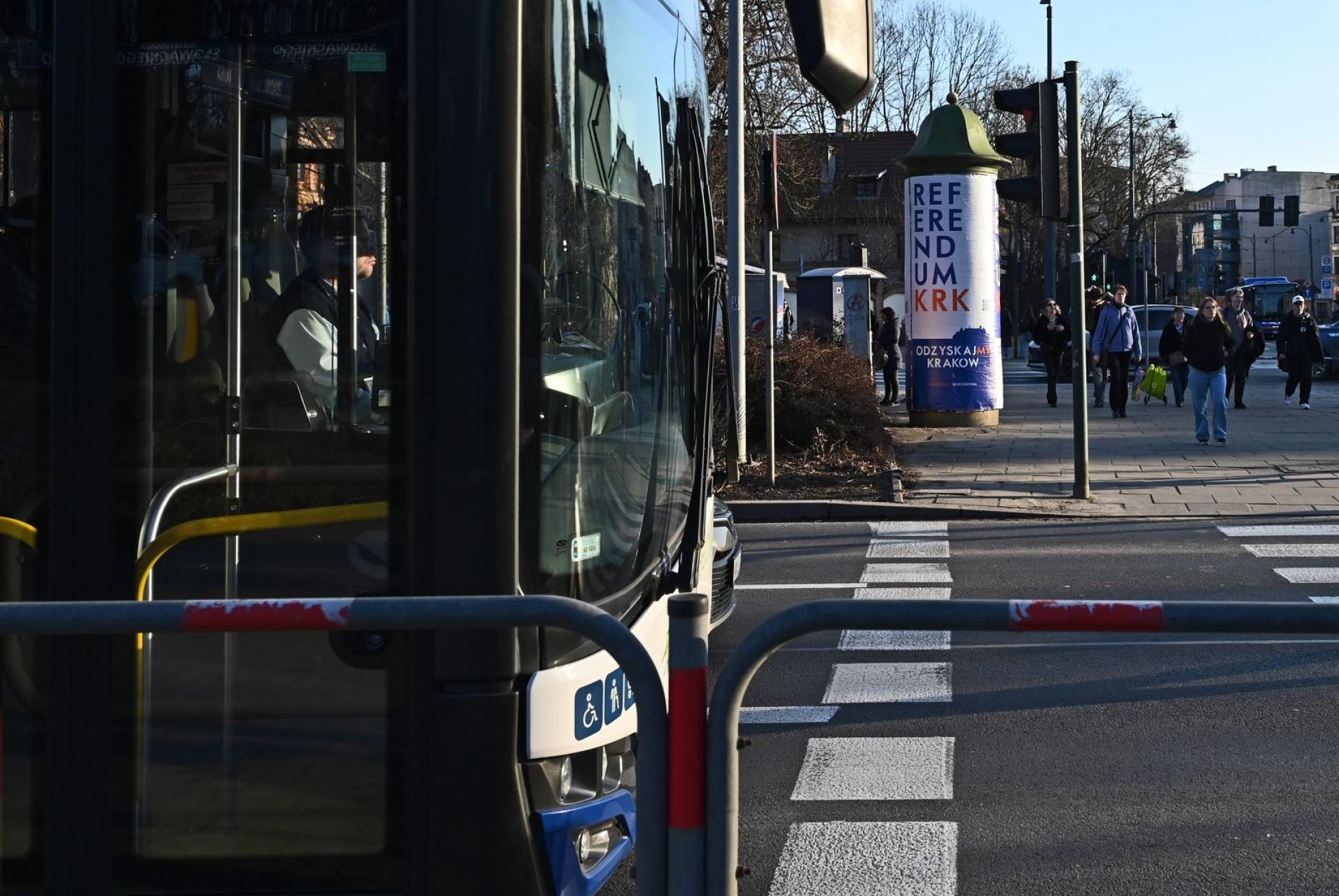 ?Proponowano milion za wstrzymanie materiału o krypto?. Burzliwa przeszłość dzielnicowego radnego