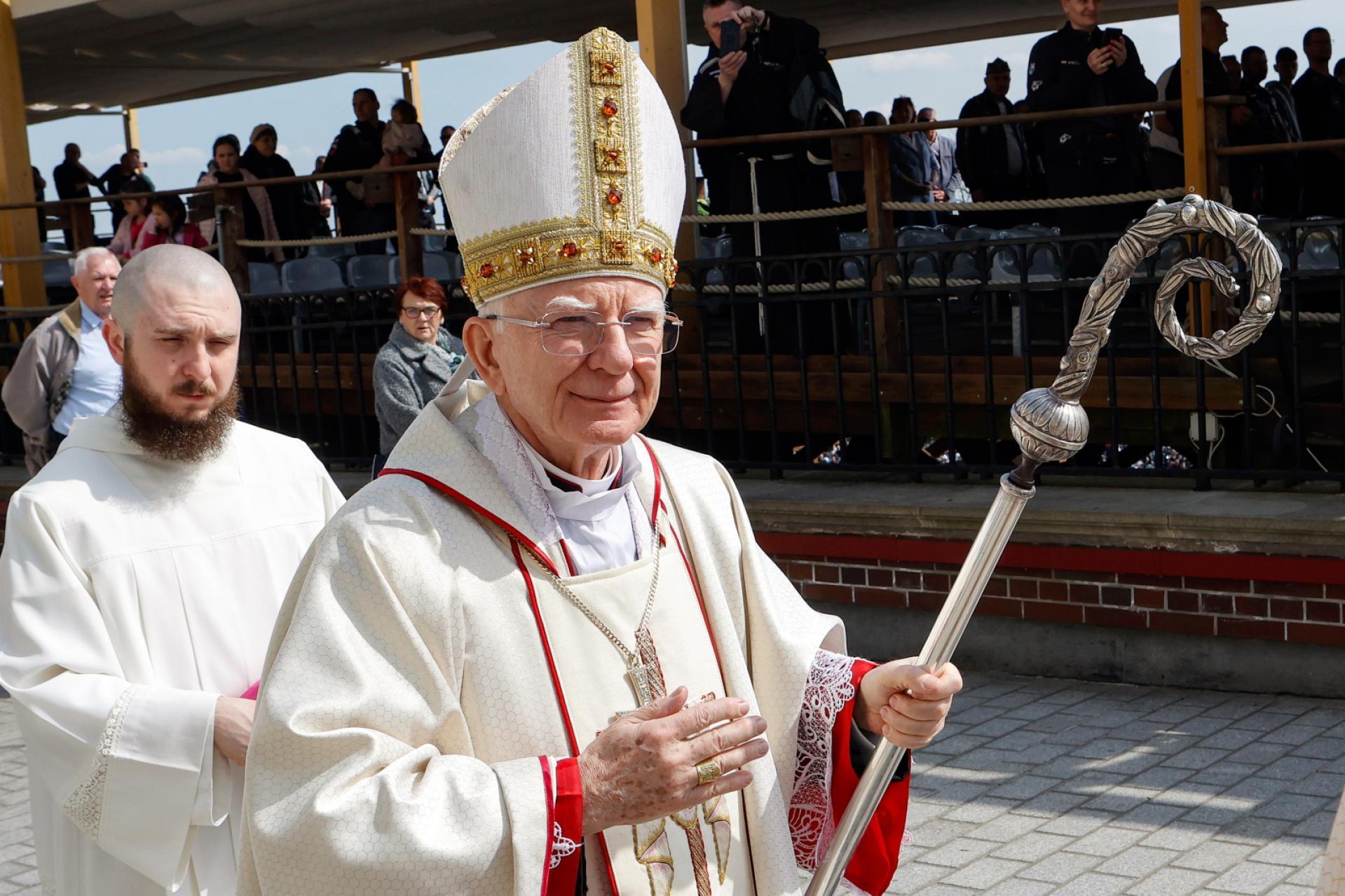 Abp Jędraszewski na Jasnej Górze: krytyka aborcji, odniesienia do ?sowietów i hitlerowców? i pochwała prezydenta RP