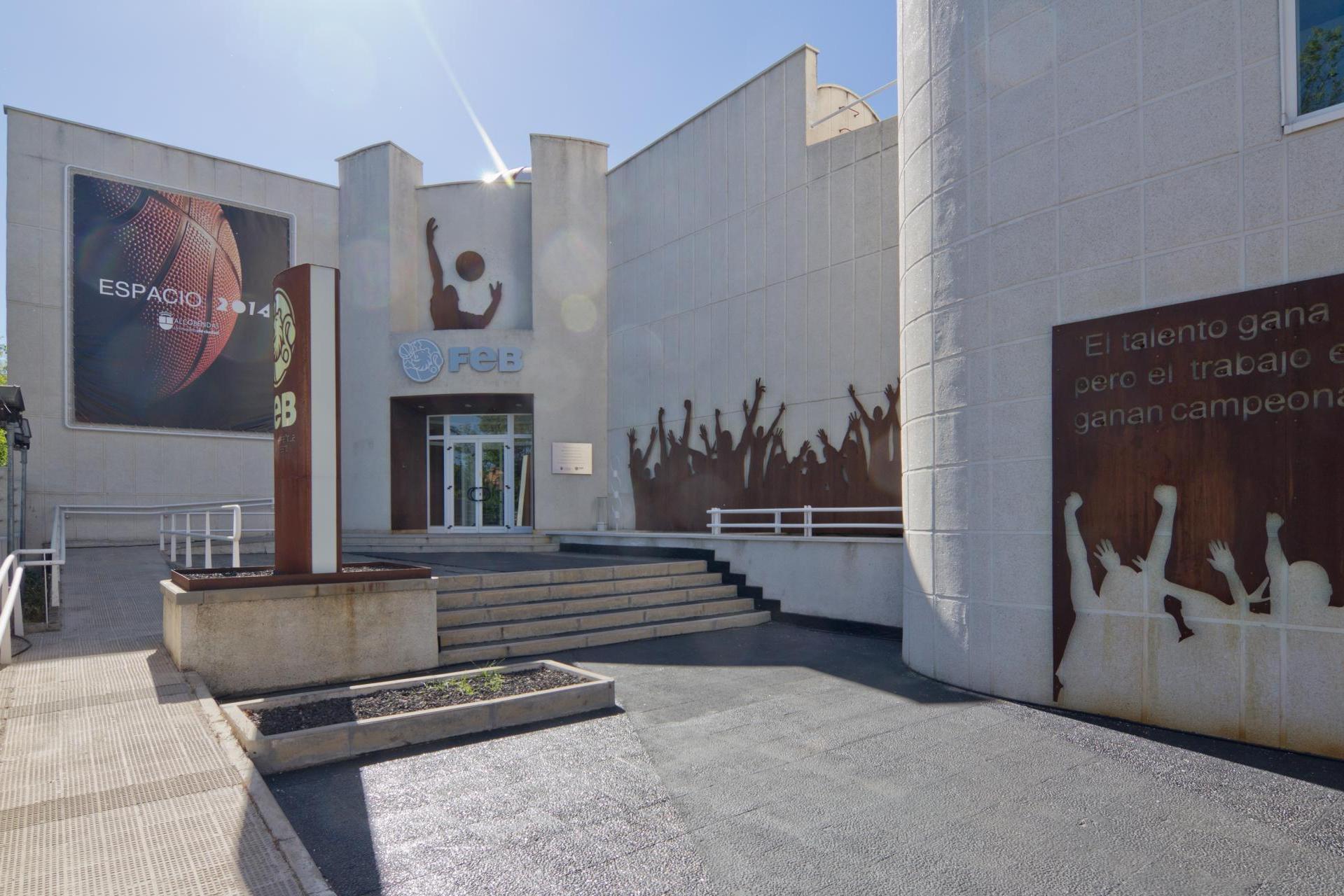 Znany trener w Galerii Sław FIBA: to wyróżnienie dla polskiej myśli szkoleniowej