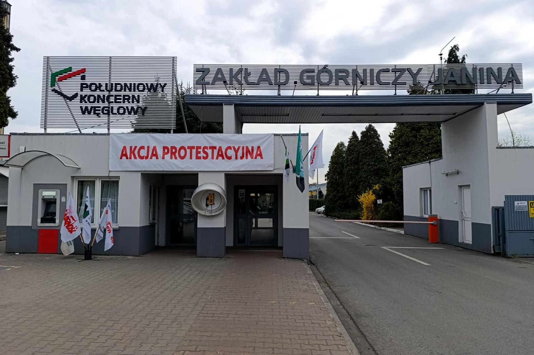 Rząd obiecuje pieniądze, protest trwa. Górnicy z Janiny nie odpuszczają