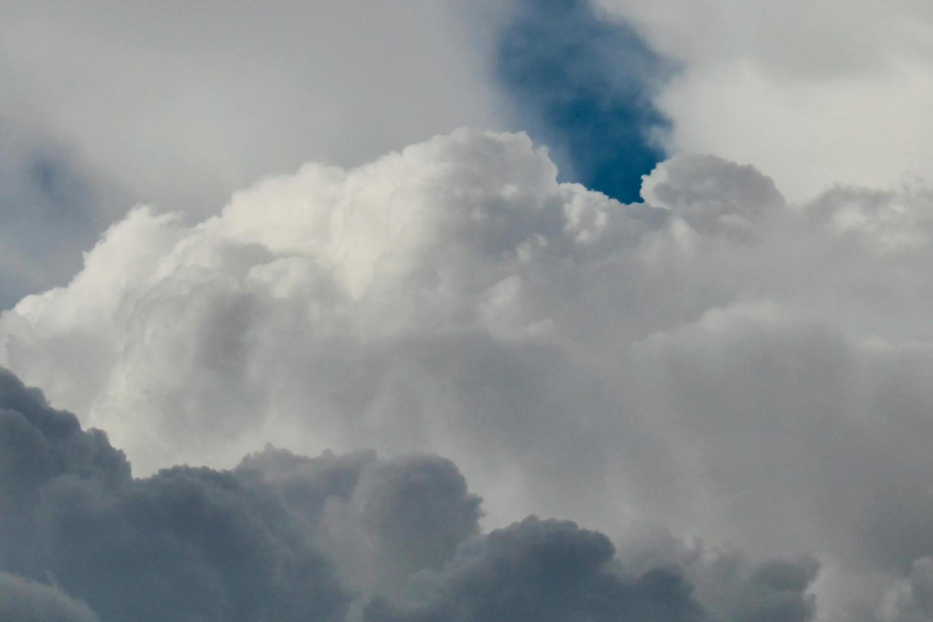 Czwartek z przejaśnieniami w Małopolsce, noc będzie zimna. Lokalnie możliwe opady