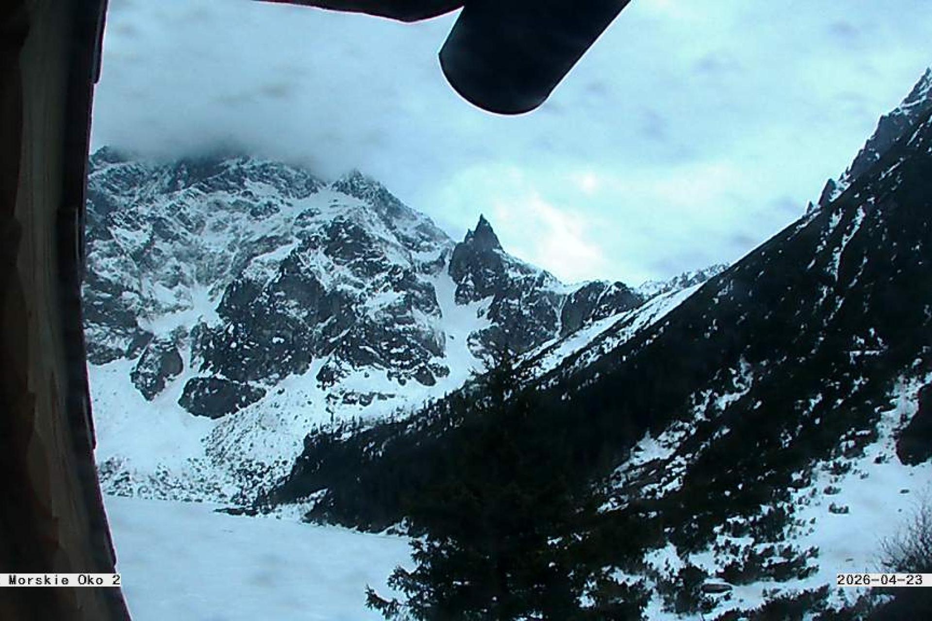 Uwaga w Tatrach! Wiatr do 100 km/h i możliwe pogorszenie sytuacji lawinowej