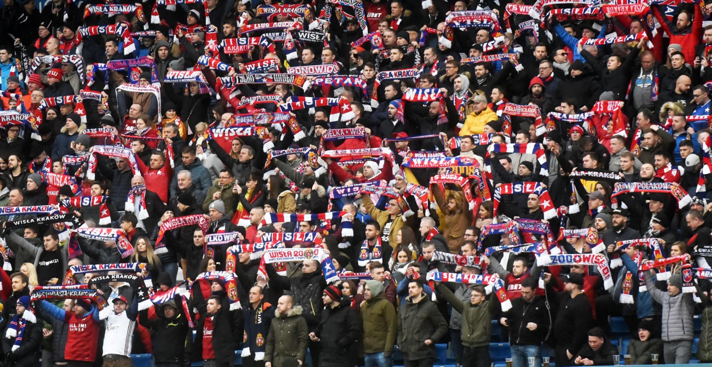 Gorące dni przy Reymonta: Królewski ucisza plotki, a na horyzoncie pojawiają się wielkie miliony