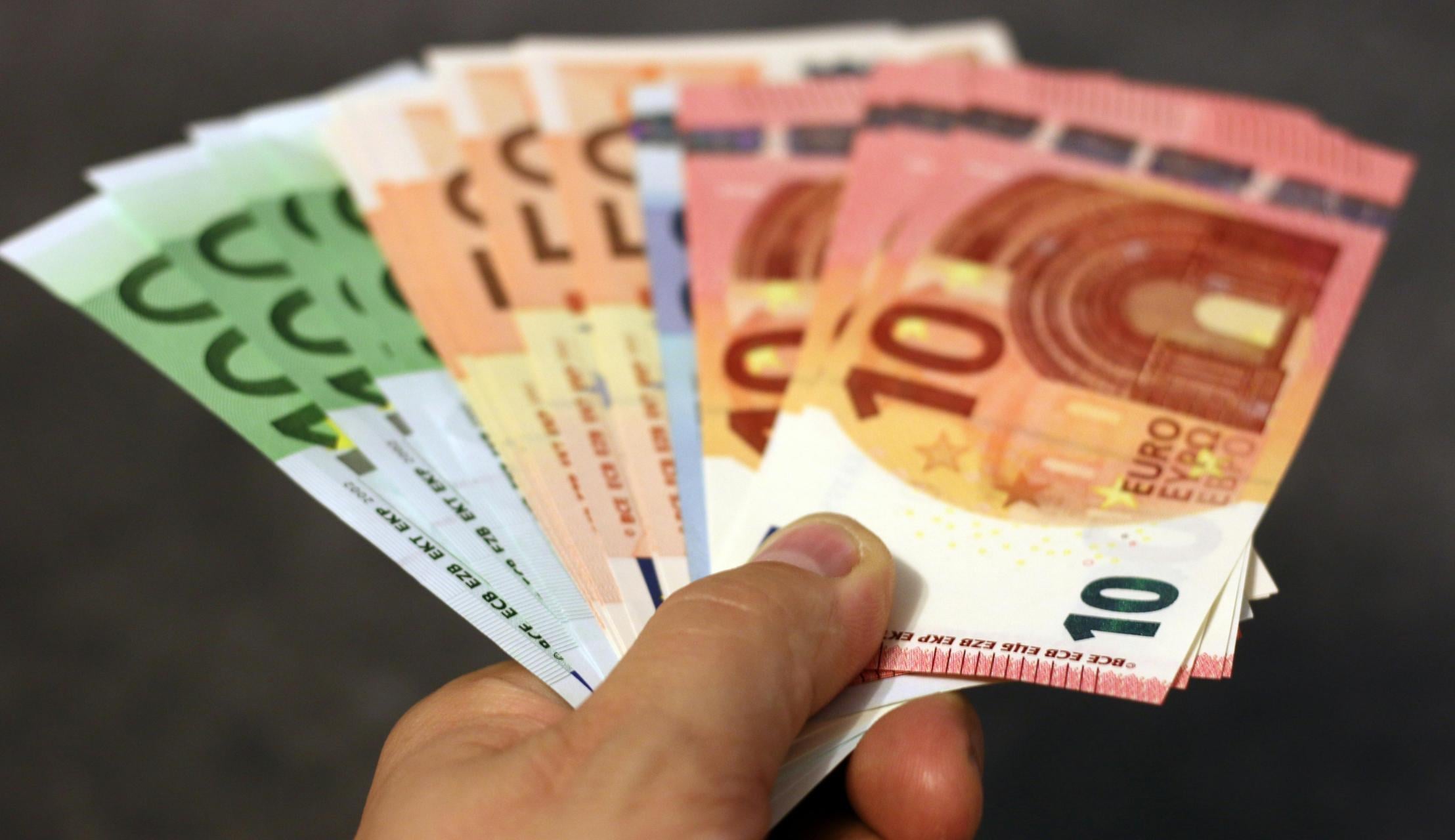 Fabryka fałszywych milionów rozbita. ABW uderza w gang drukujący euro