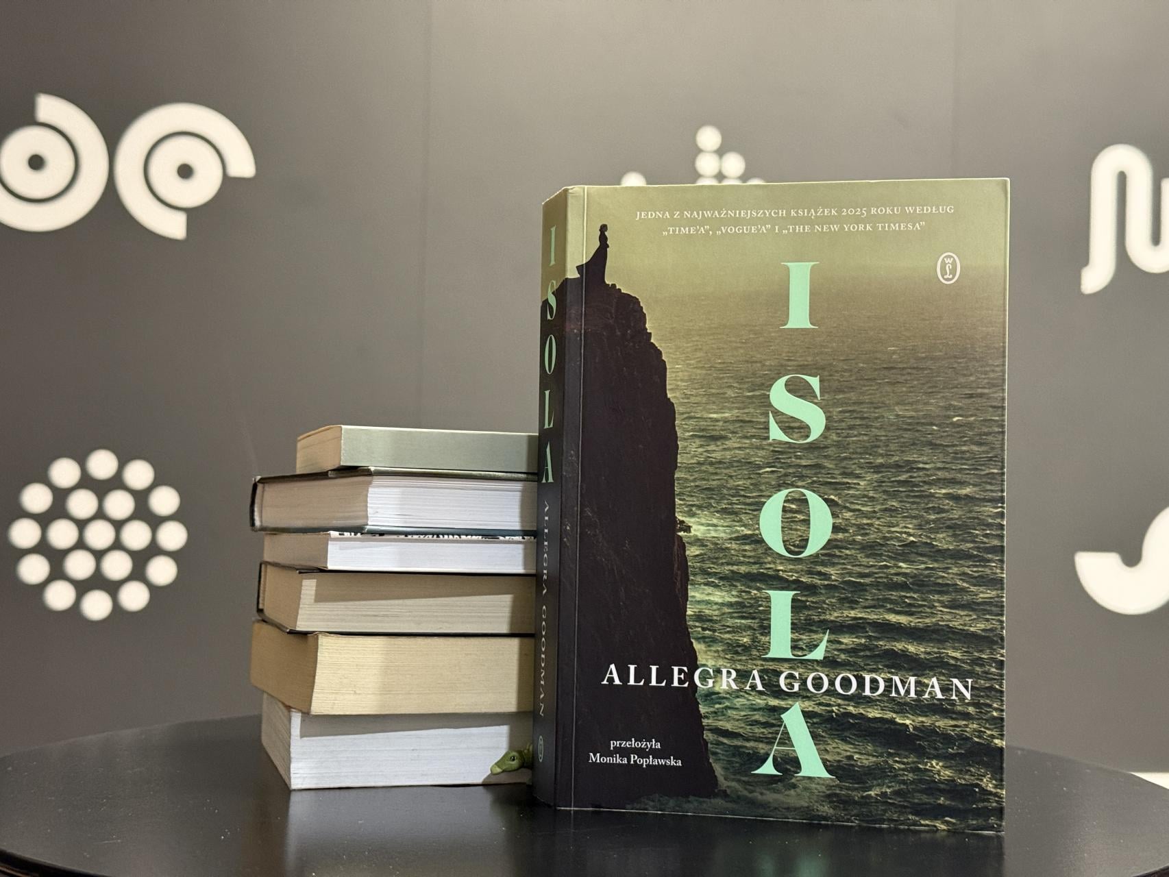 Od arystokratki do rozbitki. ?Isola? ? bestsellerowa powieść w Radiowej Bibliotece