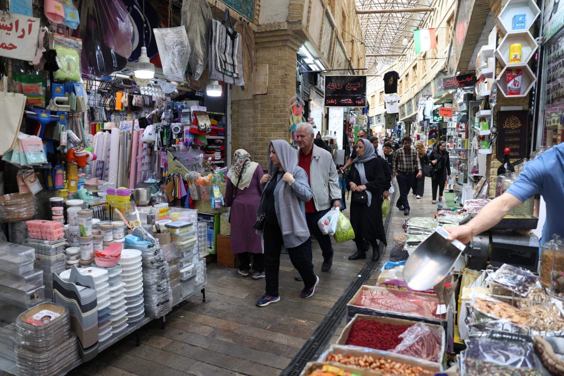 Iran po atakach. Dlaczego reżim się utrzymał?