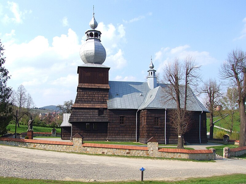 Czarny Potok, gmina Łącko. Kościół pw. MB Bolesnej (fot. Jerzy Opioła/Wikipedia) 