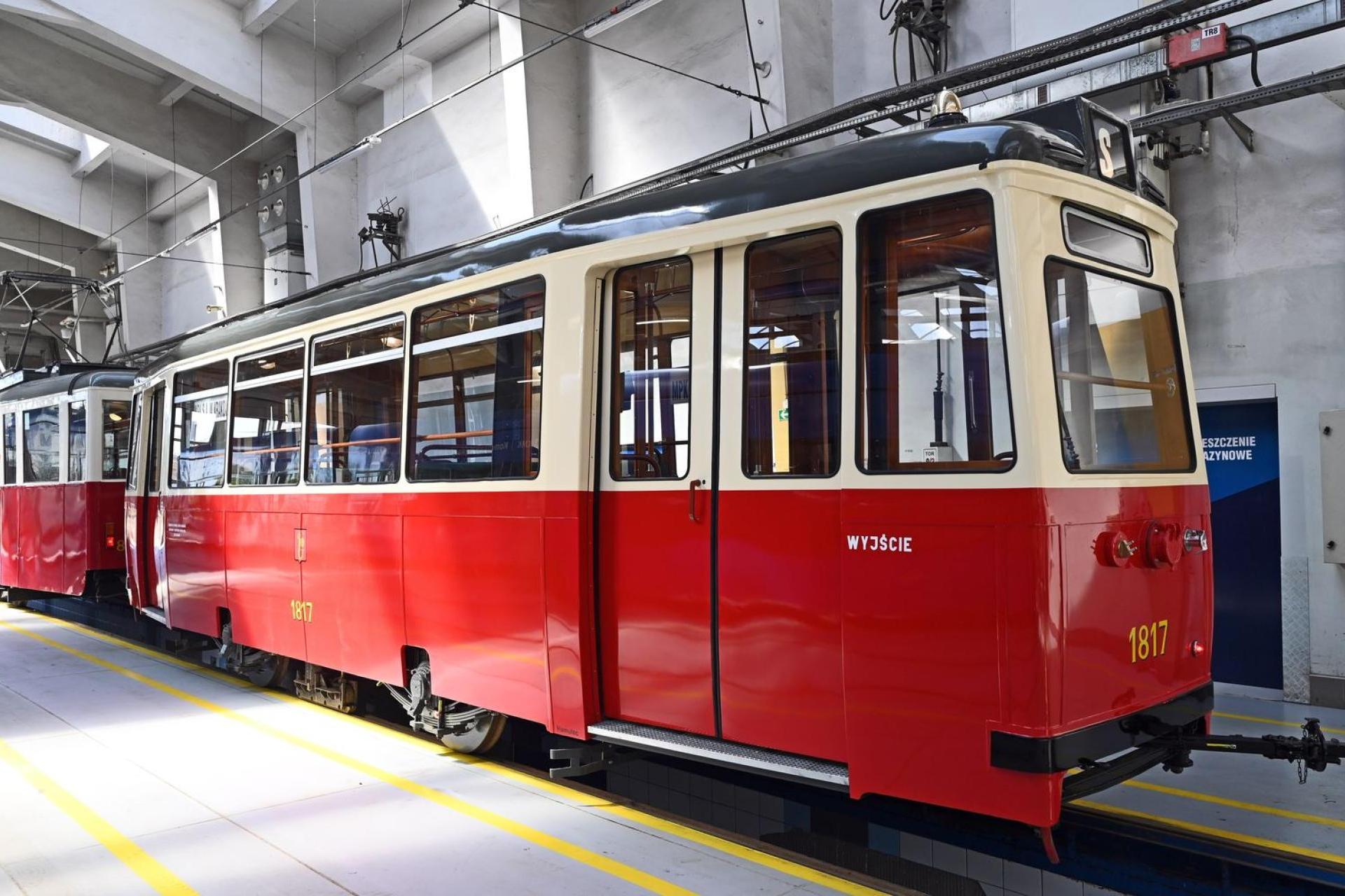 Wyjątkowy zabytek na torach Krakowa. Odrestaurowany wagon LOWA wyjedzie na majówkę