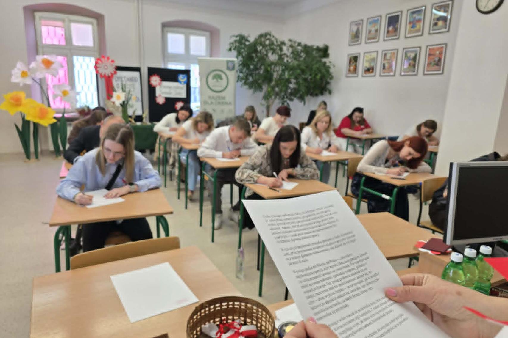 Świętowali 3 Maja? pisząc dyktando. Łatwo nie było!