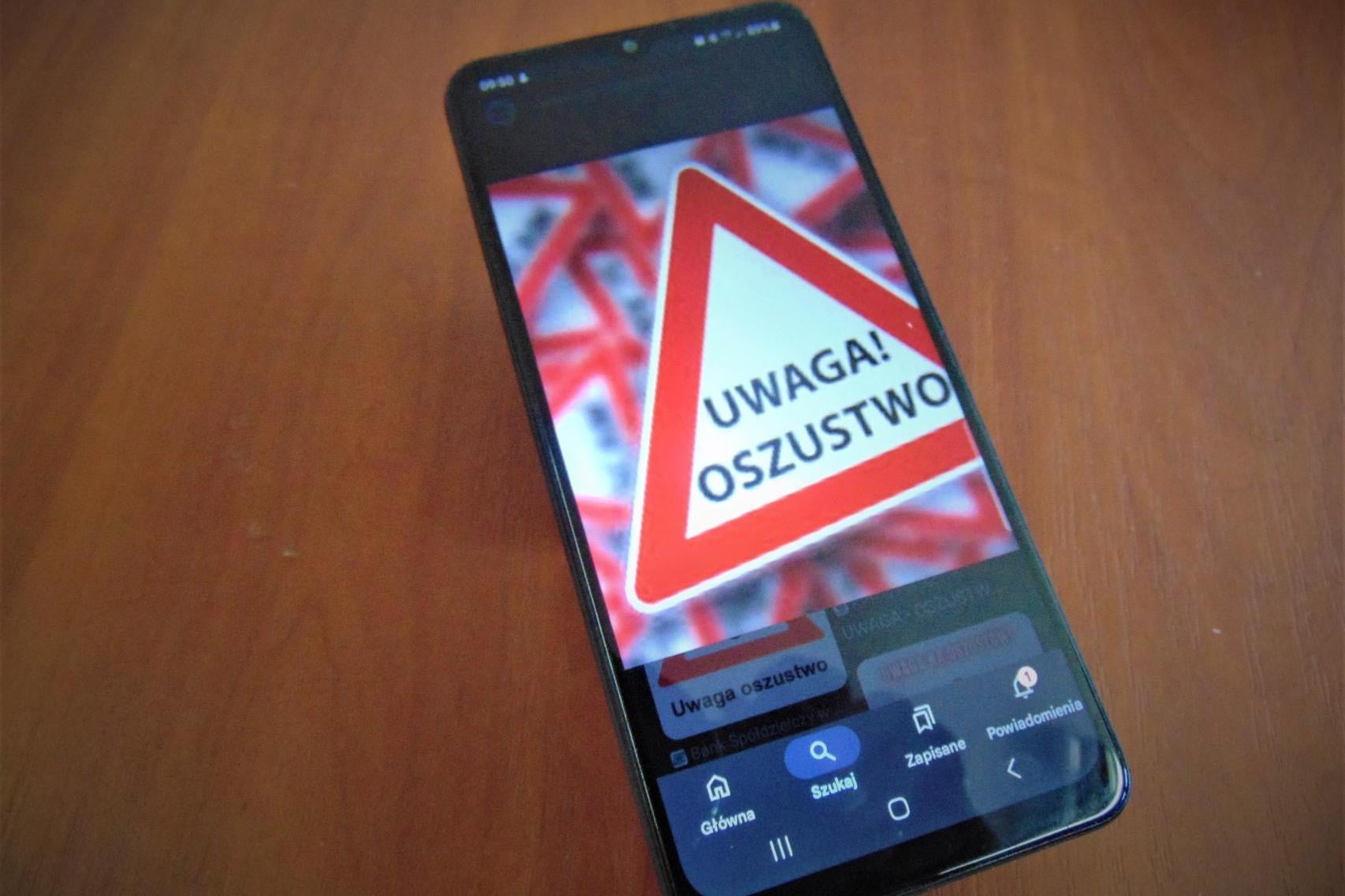 Senior z gminy Chełmek oszukany metodą ?na inwestycje?. Stracił 100 tysięcy złotych