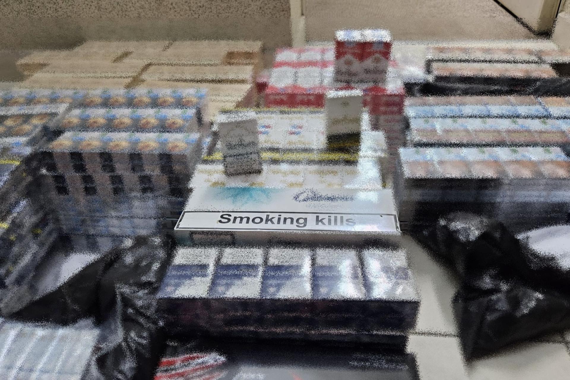 Tysiące papierosów i tytoń bez akcyzy pod Tarnowem. Policja zatrzymała dwóch mężczyzn