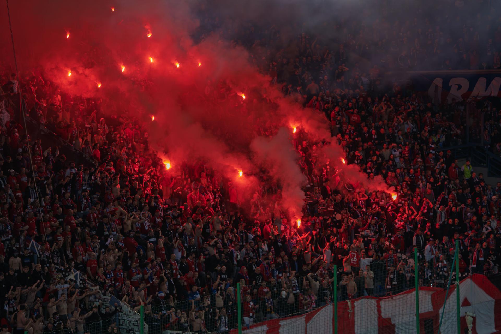 Zwrot akcji przy Reymonta. Impas w rozmowach z Kwietniem, właściciele Wisły sami zasilają budżet transferowy