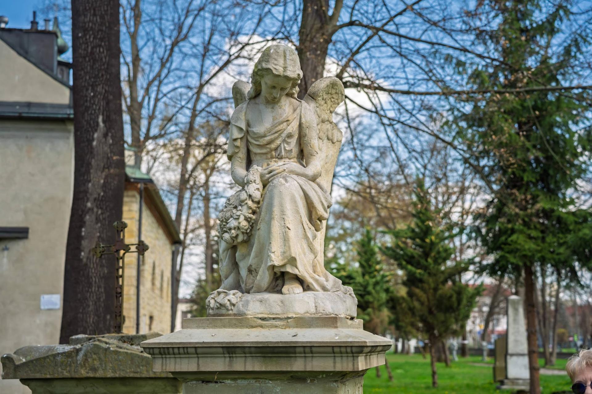 Są pieniądze na odnowę zabytkowego nagrobka w Nowym Sączu. "Pomogła lokalna społeczność i hojny darczyńca"