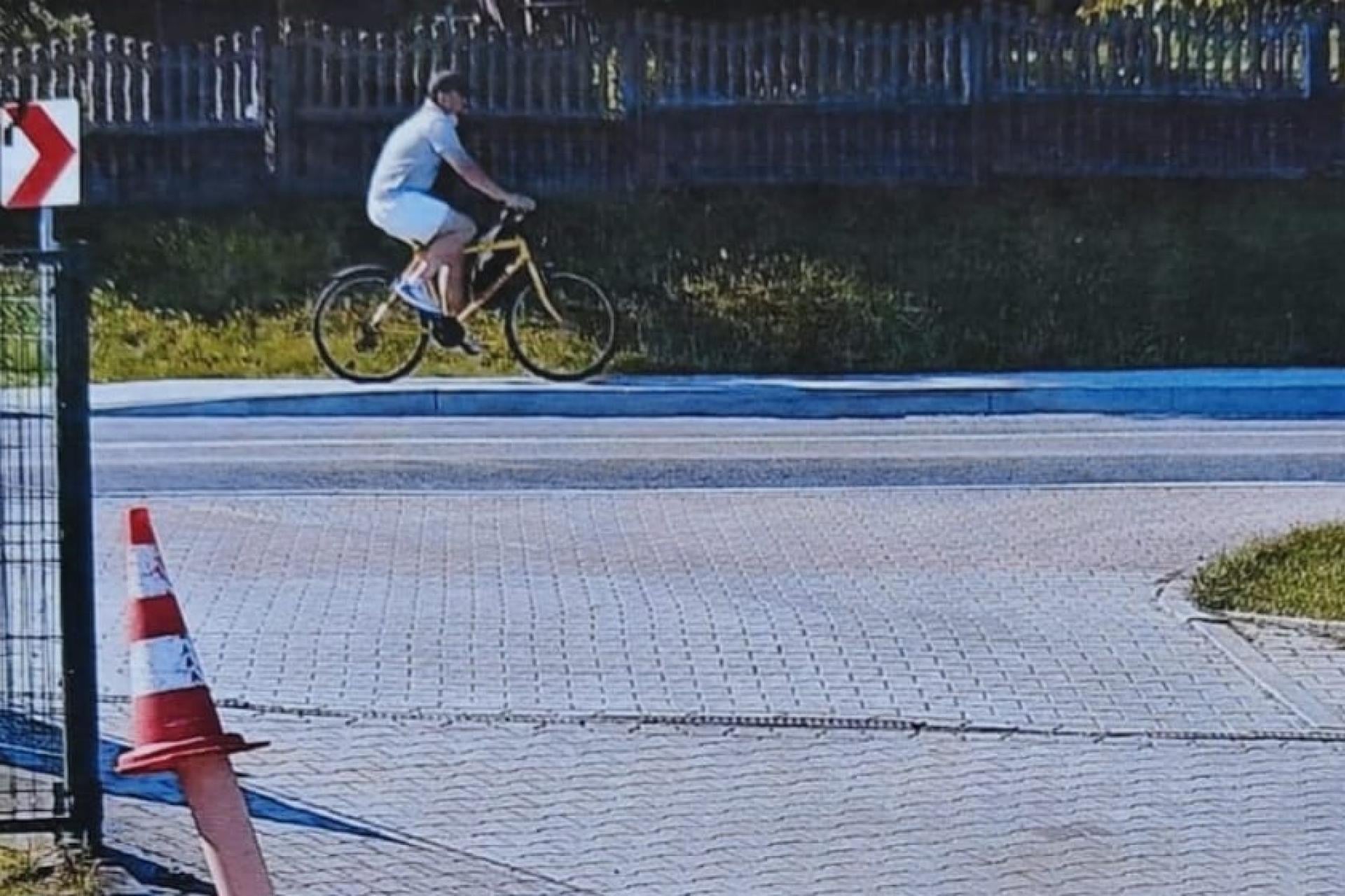 Ukradł dziecku rower sprzed kościoła i... odjechał. ZDJĘCIE