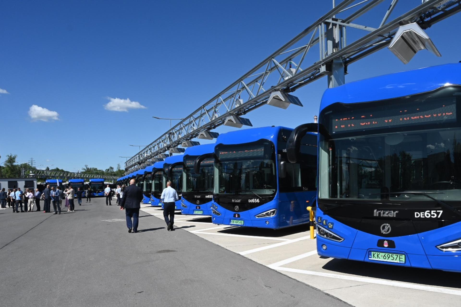 22 nowe autobusy wyjadą na ulice Krakowa. ZDJĘCIA