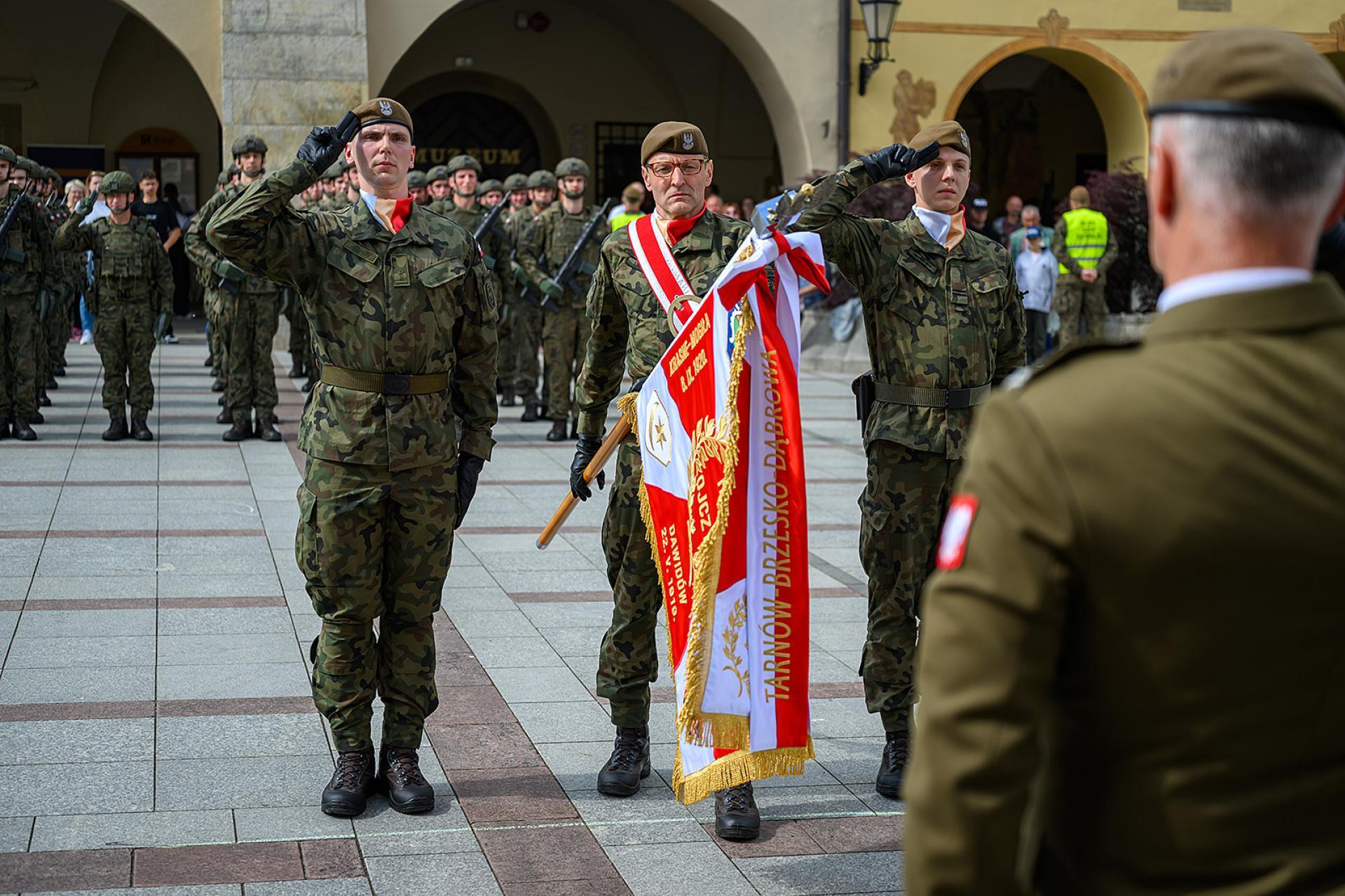 Przejęli tradycję legendarnej jednostki. Wojskowe święto w Tarnowie