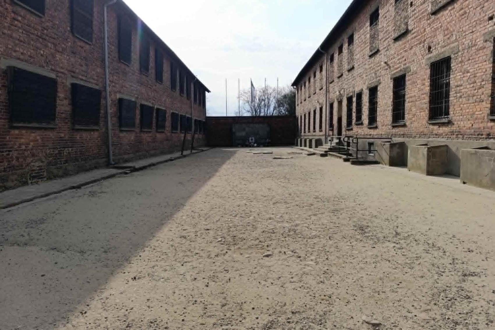 728 osób, jeden transport, początek tragedii. 86. rocznica pierwszej deportacji do Auschwitz