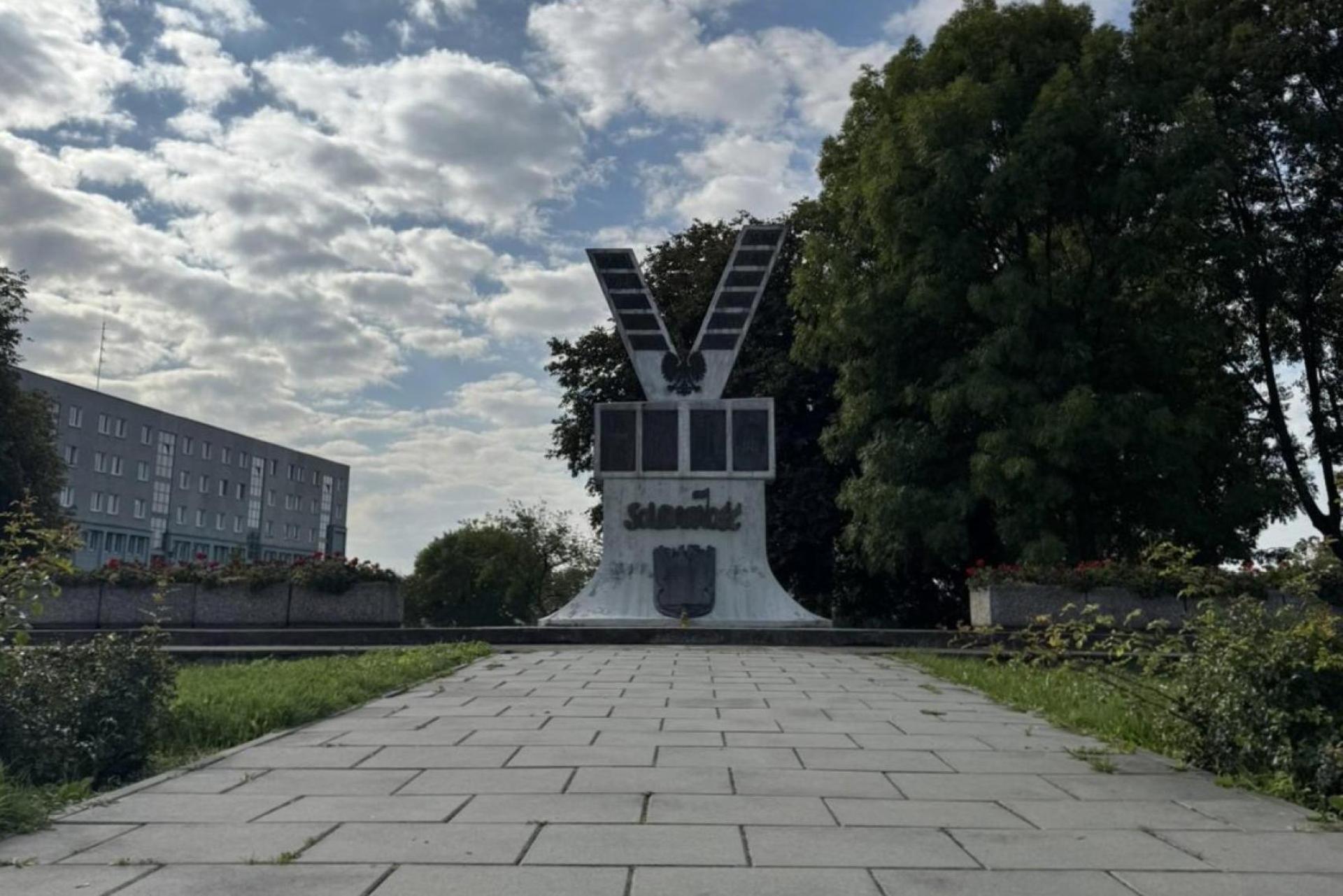 Nowa Huta odnawia pamięć o Solidarności. Trwa remont pomnika