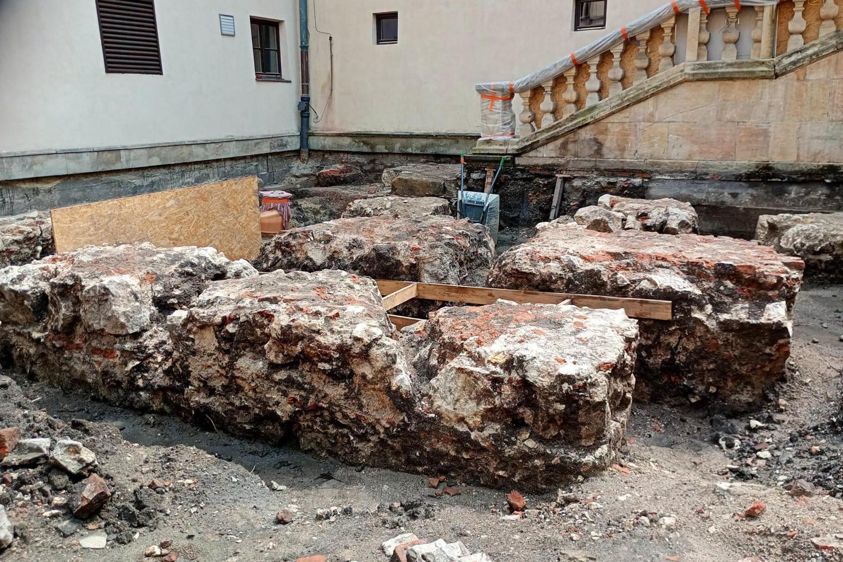 Średniowieczny Kraków wyłania się spod ziemi. Niezwykłe odkrycie archeologów