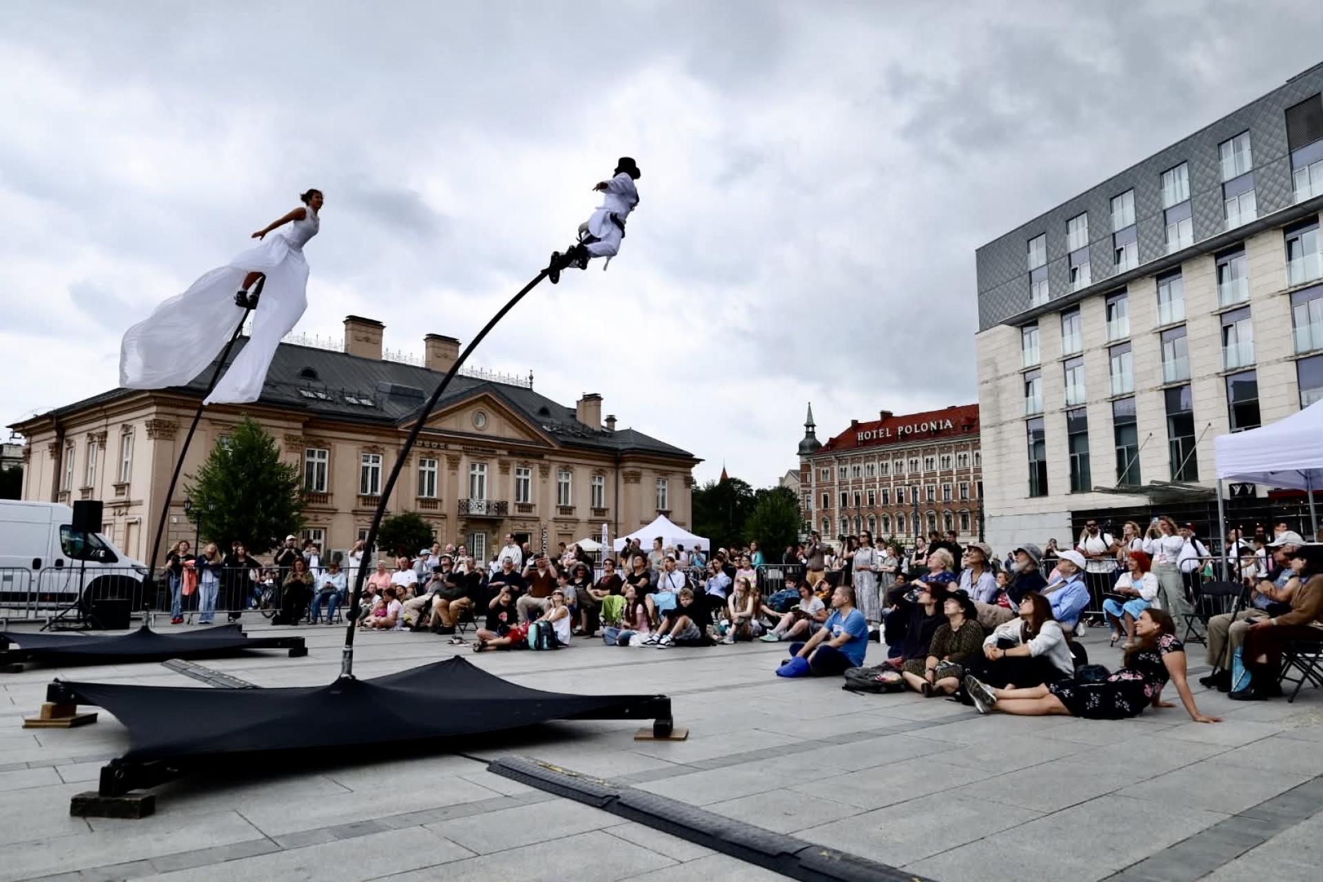 Teatr wraca na ulicę. Ulica Festival pod hasłem "La Strada"