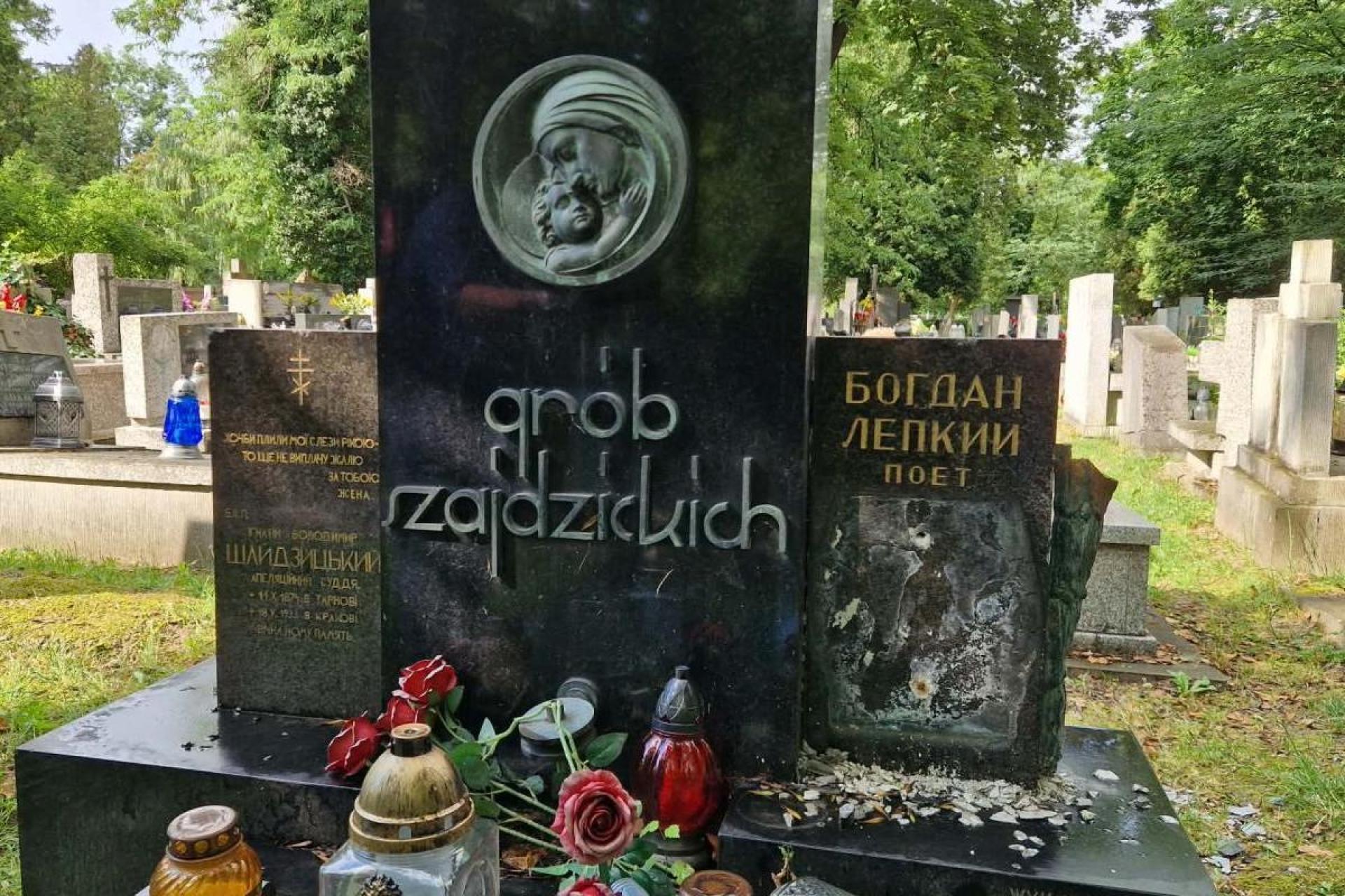 Krakowscy policjanci zatrzymali 34-latka, który okradał cmentarze