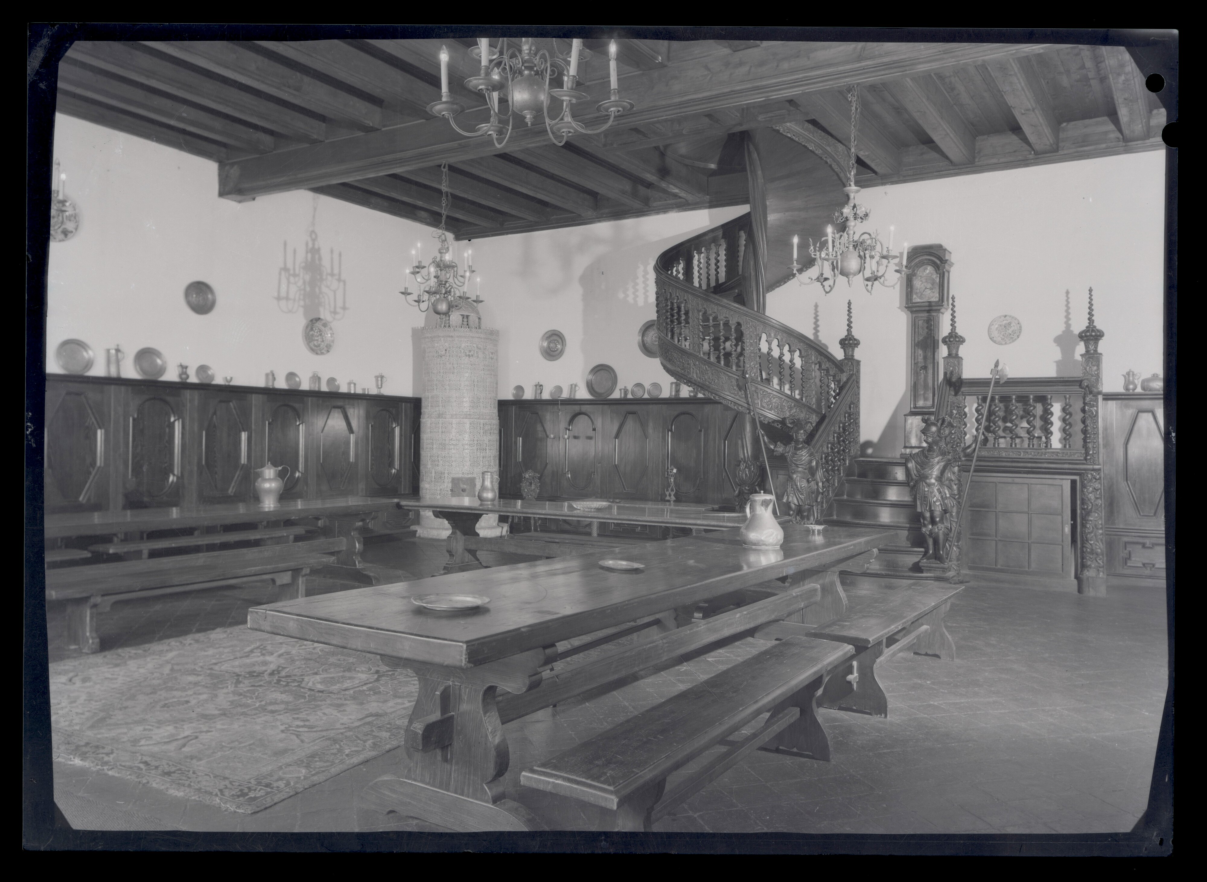 Stuba Communis ze słynnymi schodami z Pałacu Potockich w Krzeszowicach. Ze zbiorów Muzeum UJ Collegium Maius