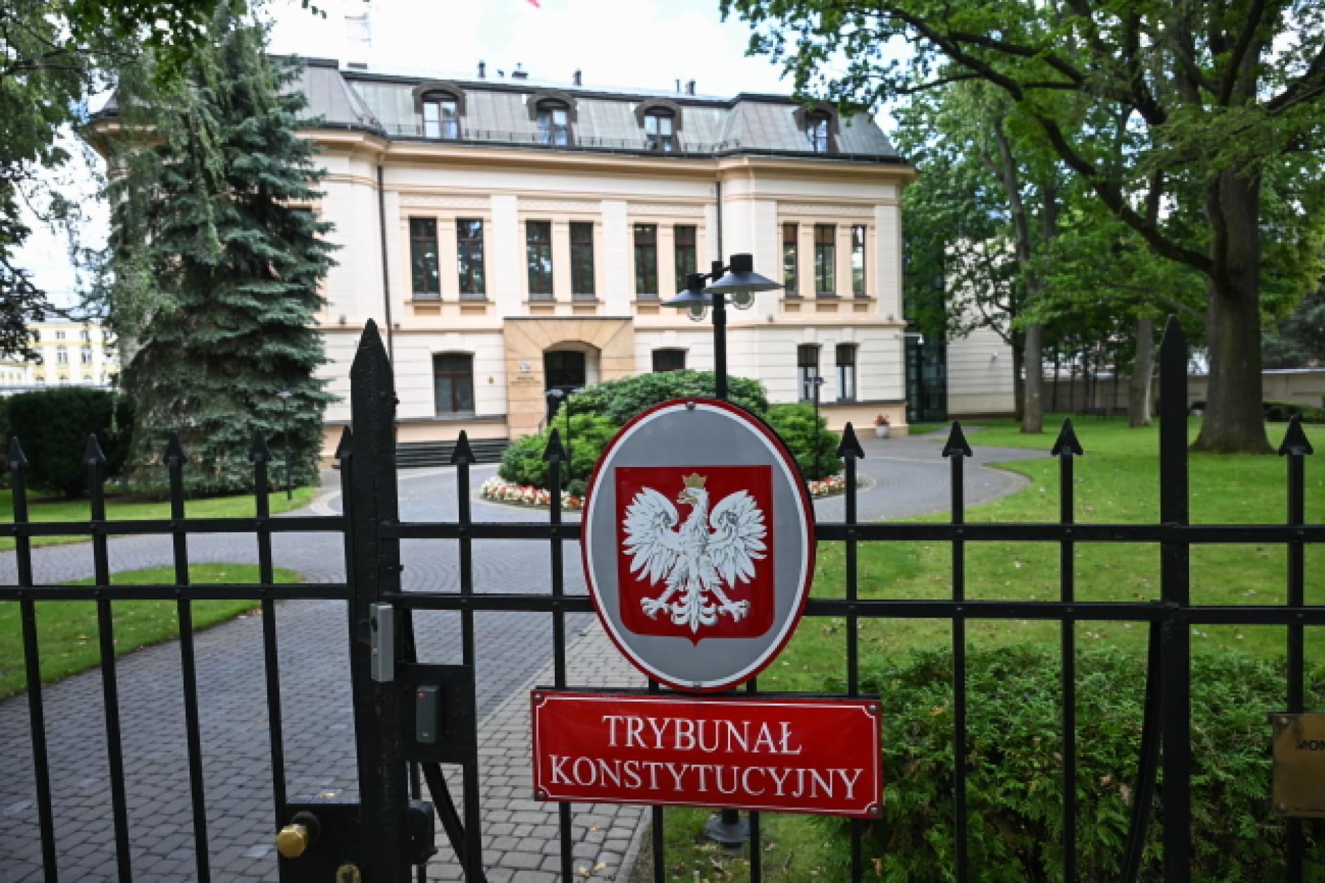 Prawnicy o kryzysie wokół TK: Potrzebny jest reset, a nie likwidacja
