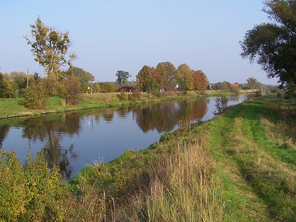 Kanał Gliwicki w PŁAWNIOWICACH (fot. Jan Mehlich/Wikipedia)