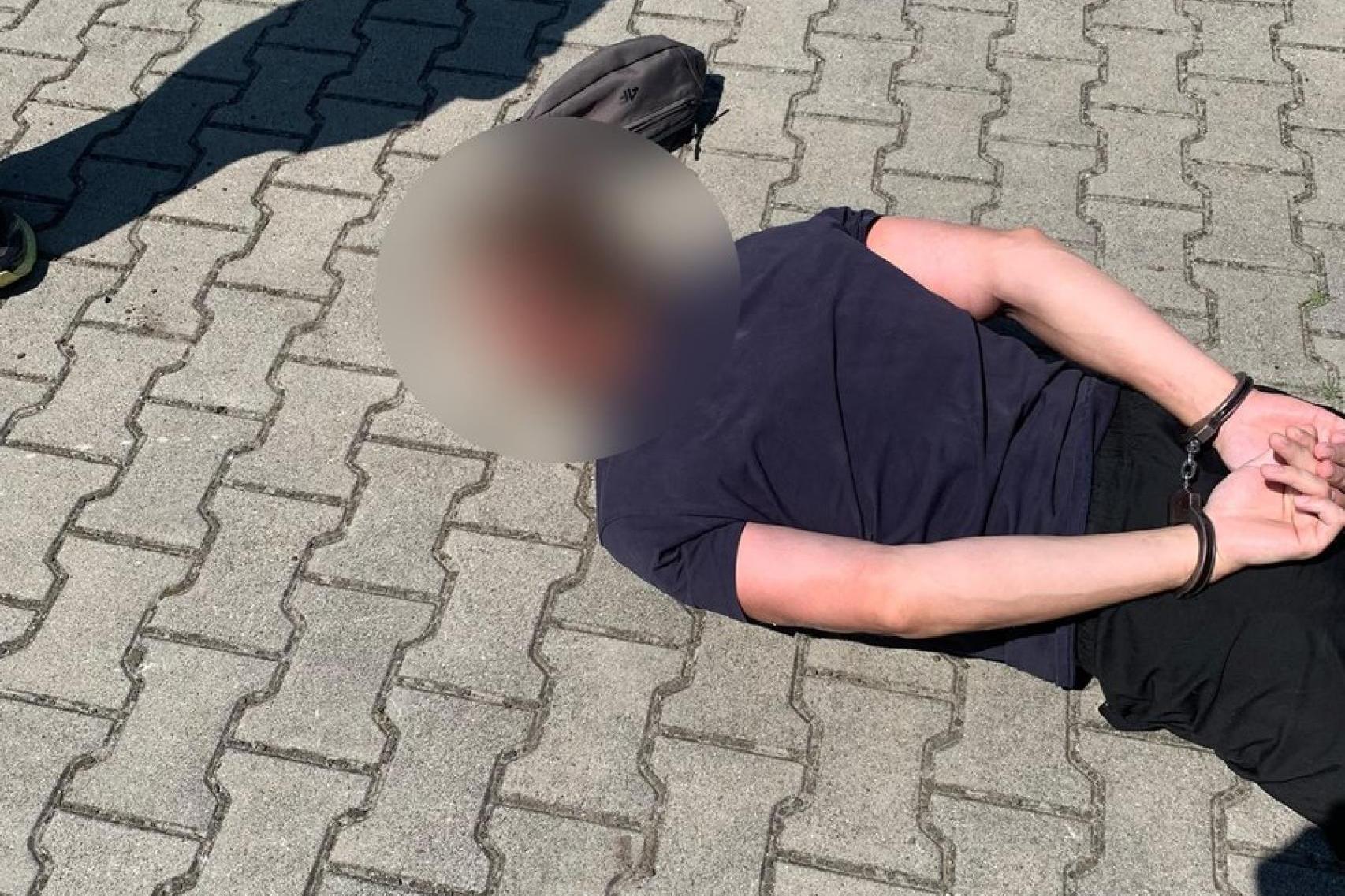 Ukrywał się przed więzieniem. Policjanci z Krakowa zatrzymali poszukiwanego 27-latka