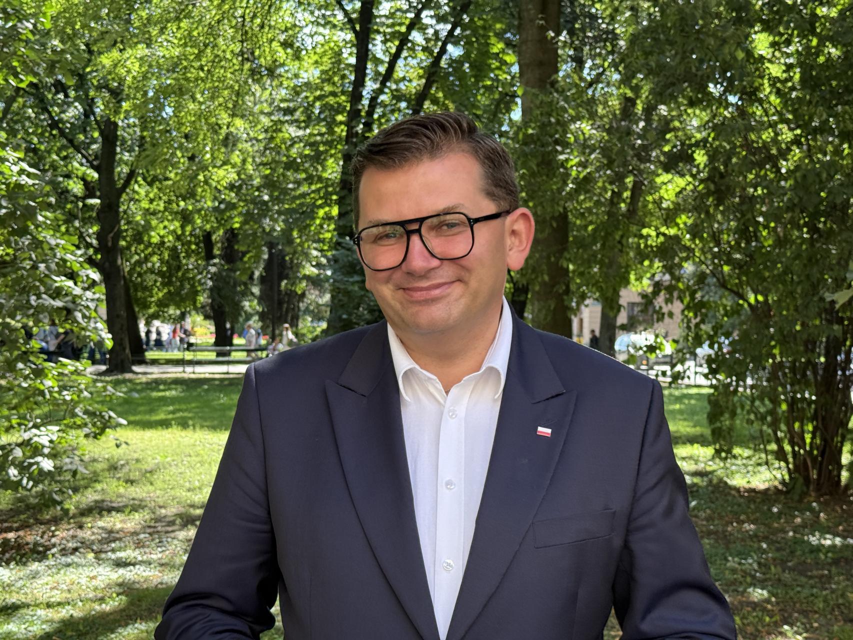 Po rozłamie w PiS Kmita odkrywa karty. ?Grill Morawieckiego? i plan dla Krakowa