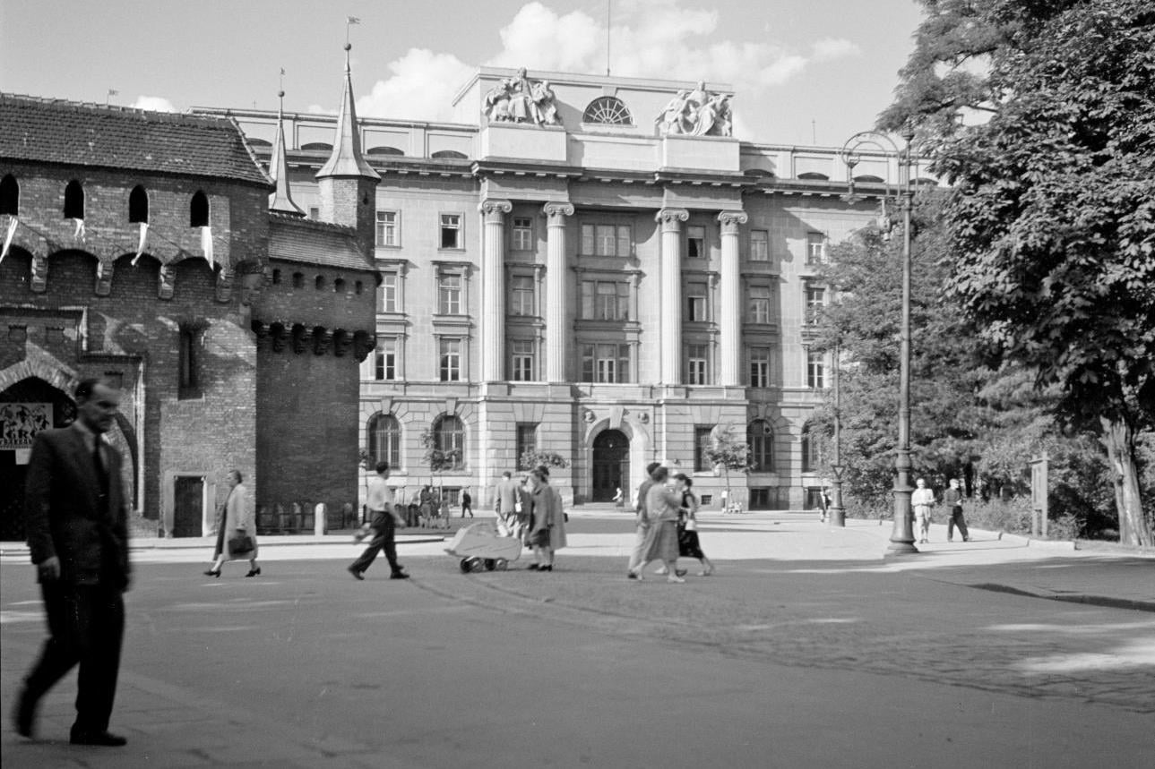 Tajemnice bankowych skarbców. Świątynie pieniądza przy ul. Basztowej i Wielopole