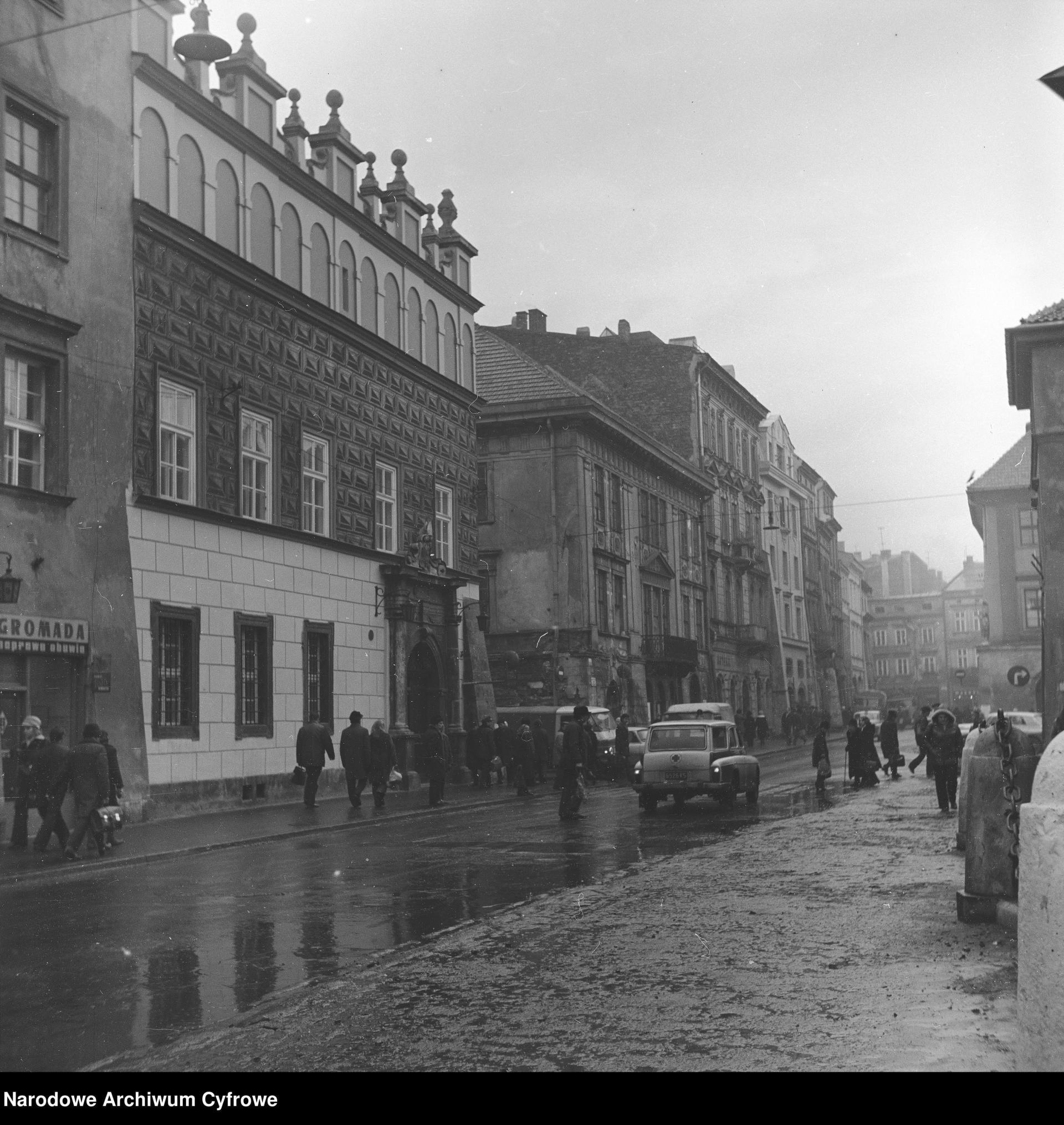 Kraków prof. Agnieszki Chłosty-Sikorskiej - Służba zdrowia - odc. 10. - Na sygnale przez Kraków. Historia krakowskiego Pogotowia Ratunkowego
