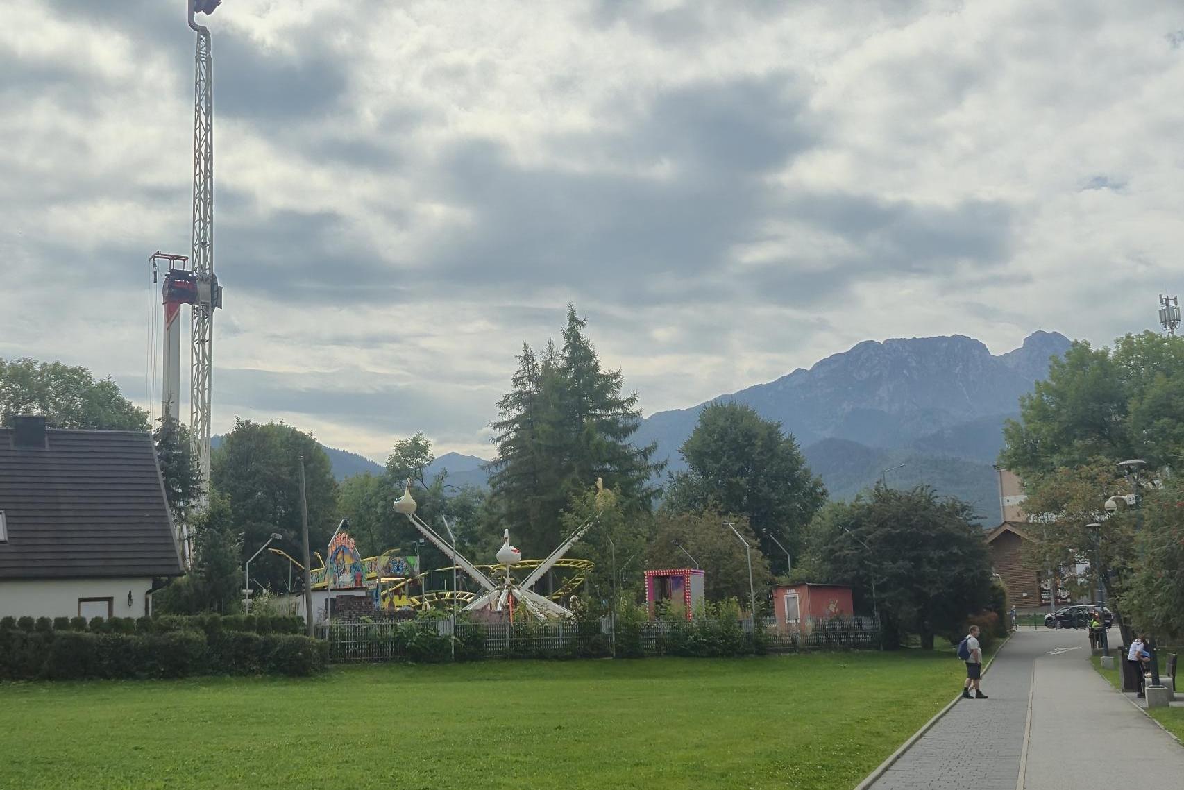 Lunapark stanął przy Równi Krupowej bez wymaganych zgód. Sprawa może trafić do prokuratury