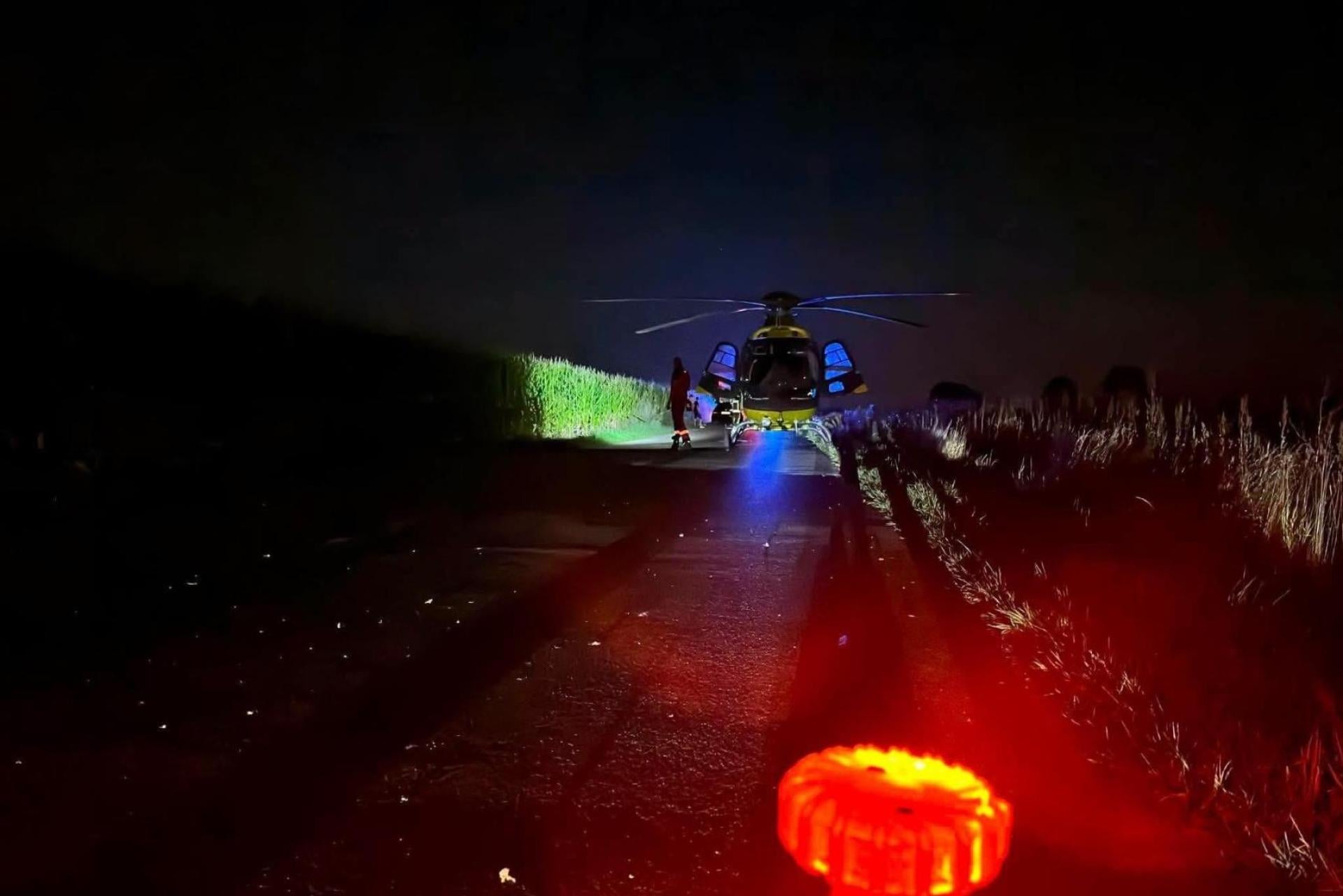 15-latek znaleziony nieprzytomny przy drodze z ciężkimi obrażeniami. Policja szuka świadków