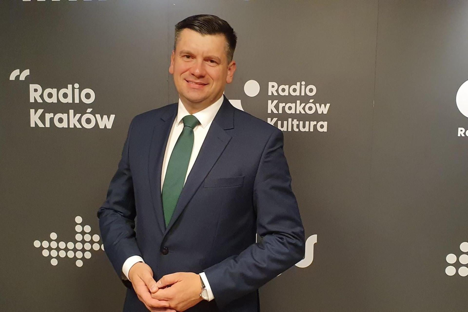 Marszałek Łukasz Smółka (PiS) chwali dyrektora Opery Krakowskiej mimo krytycznego raportu NIK