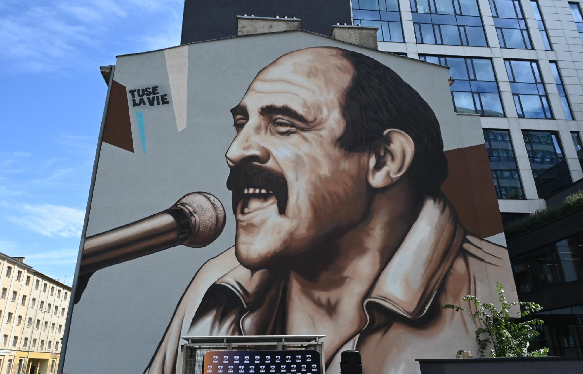 ?Tata będzie w dzielnicy, w której mieszkał?. W Krakowie odsłonięto mural Andrzeja Zauchy