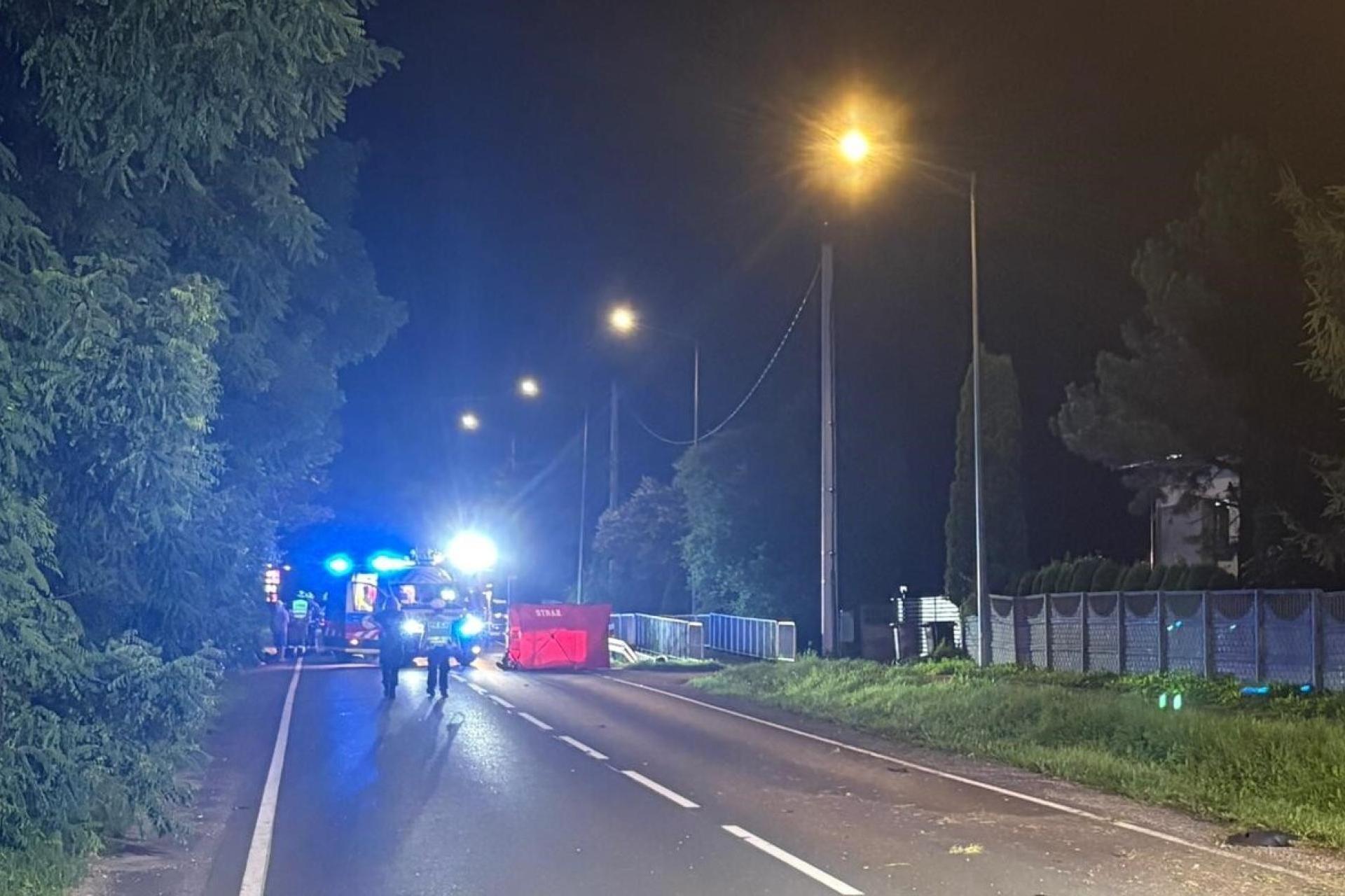 27-letni policjant zginął w wypadku w Bulowicach w powiecie oświęcimskim. Jechał na służbę