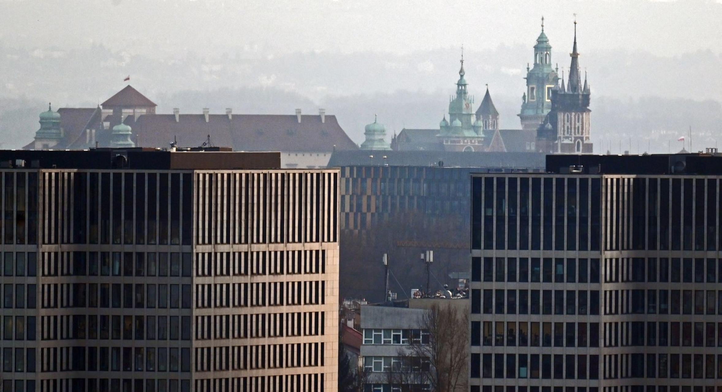 Bezrobotnych w Krakowie przybywa. Jednocześnie rosną wynagrodzenia
