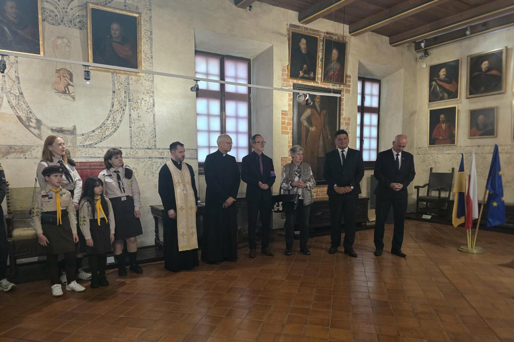 Akcja humanitarna w Tarnowie. Do szpitala we Lwowie trafił potrzebny sprzęt