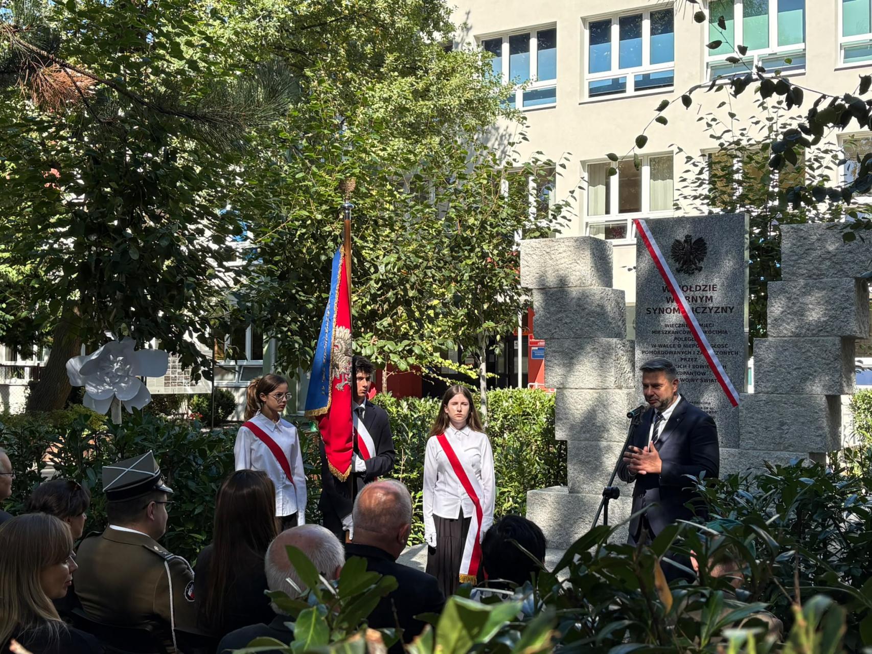 Odsłonięto wyremontowany pomnik upamiętniający mieszkańców Prokocimia