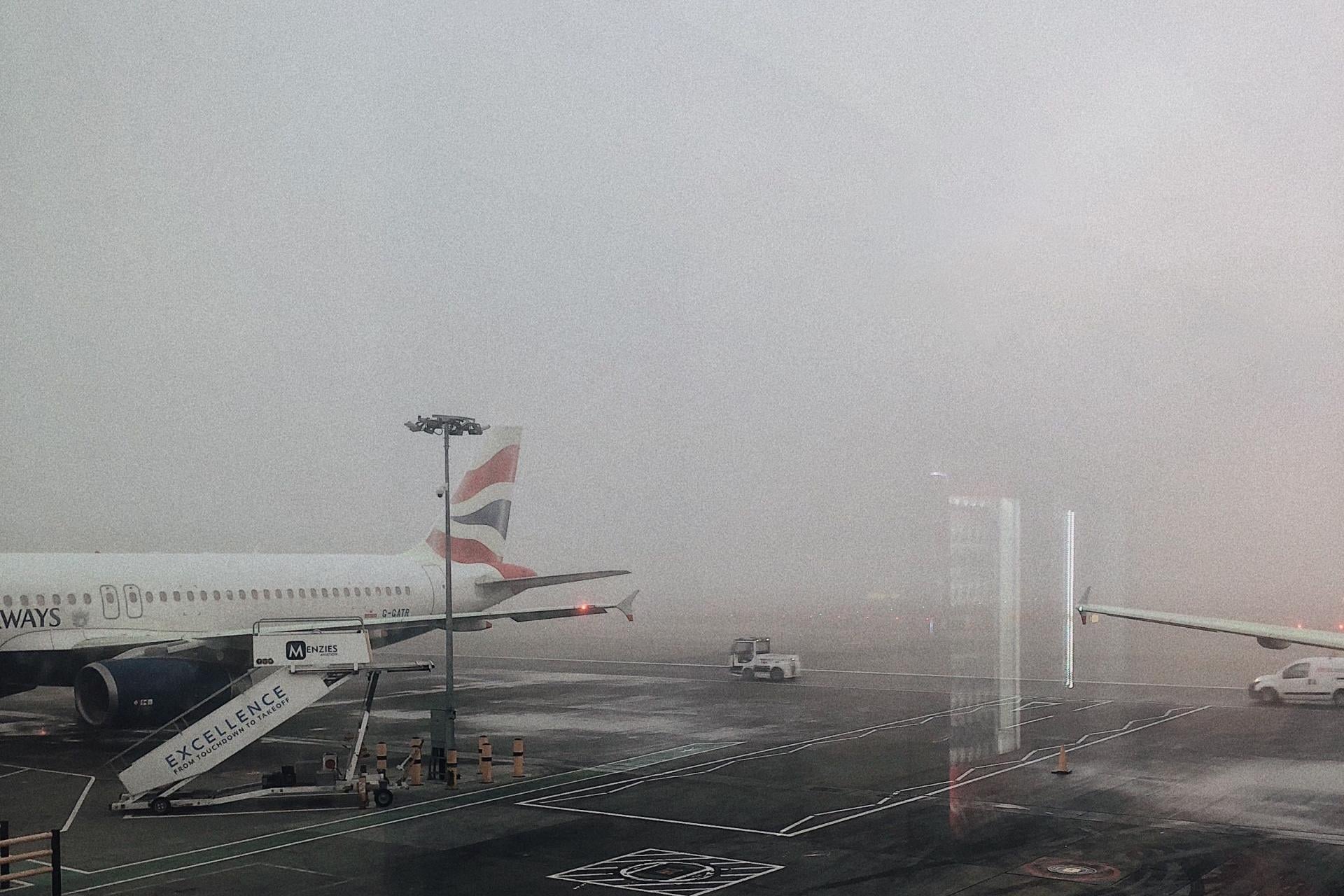 Mgła utrudnia ruch na Kraków Airport. Samoloty przekierowane na inne lotniska