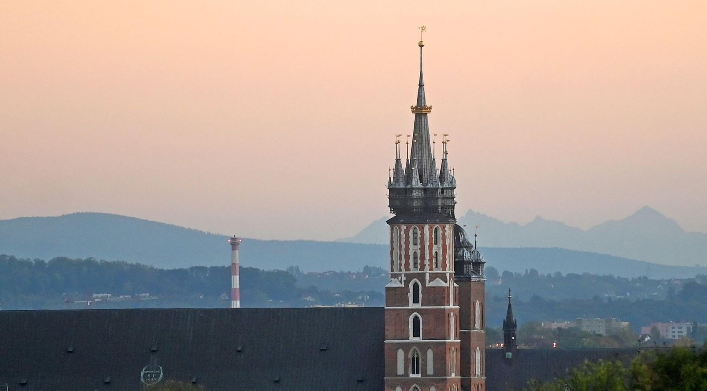 Finisz kampanii w Krakowie. Politolog: wielu wyborców zdecyduje w ostatniej chwili